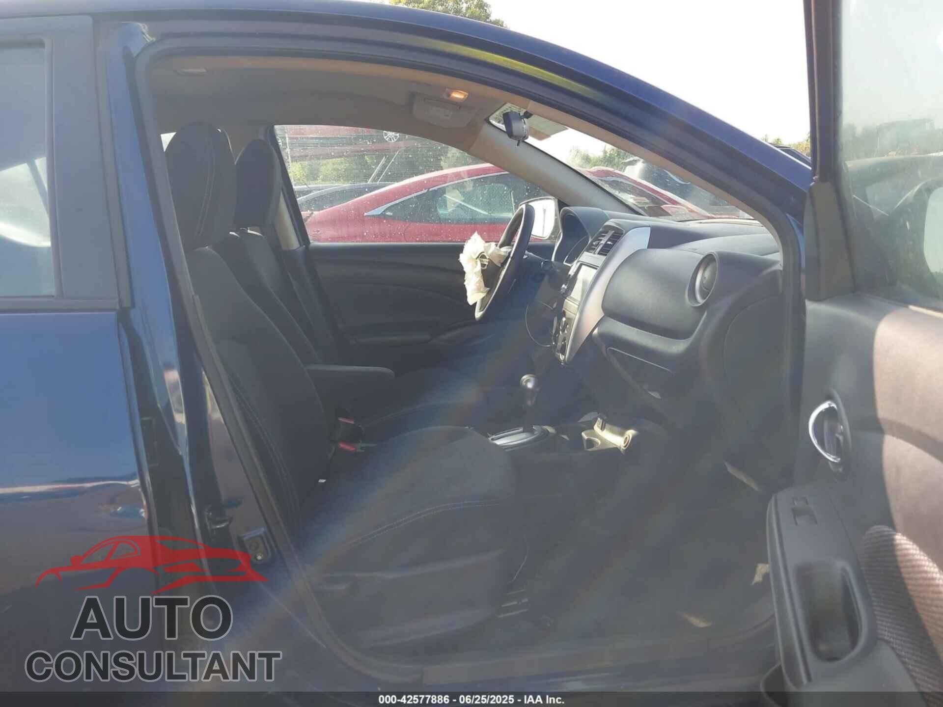 NISSAN VERSA 2019 - 3N1CN7AP3KL835991