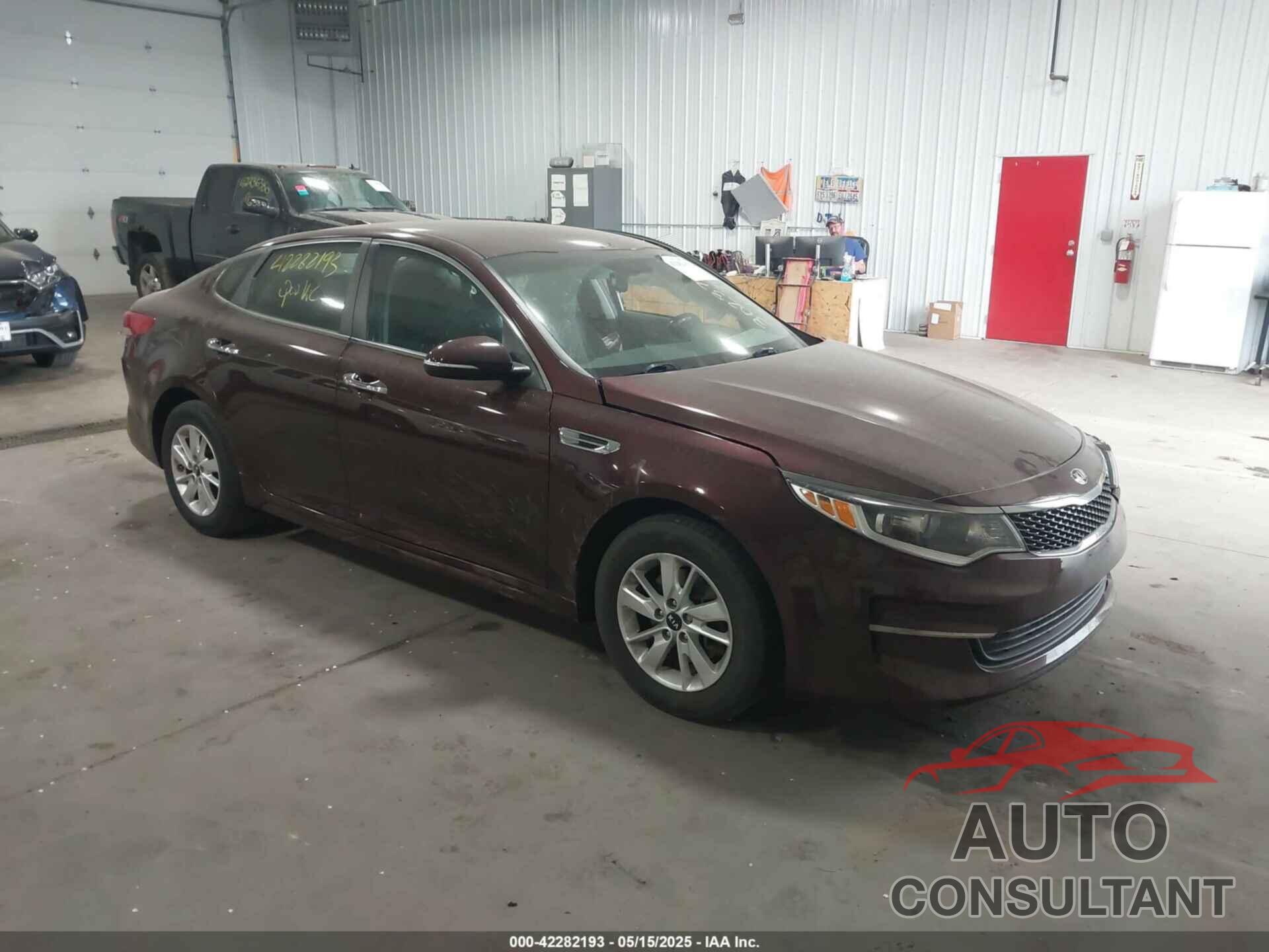 KIA OPTIMA 2016 - 5XXGT4L38GG109351