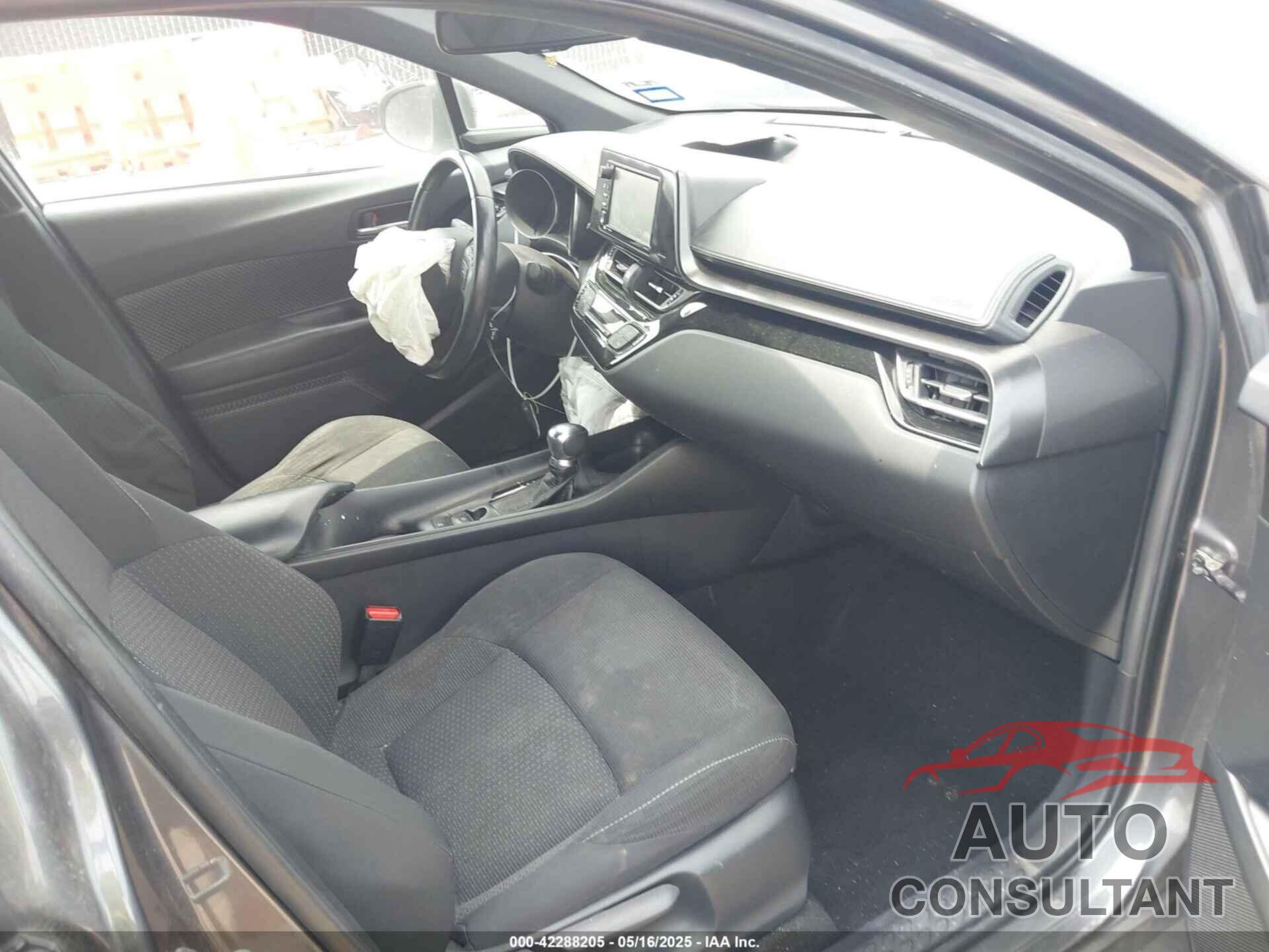 TOYOTA C-HR 2018 - NMTKHMBX5JR031048