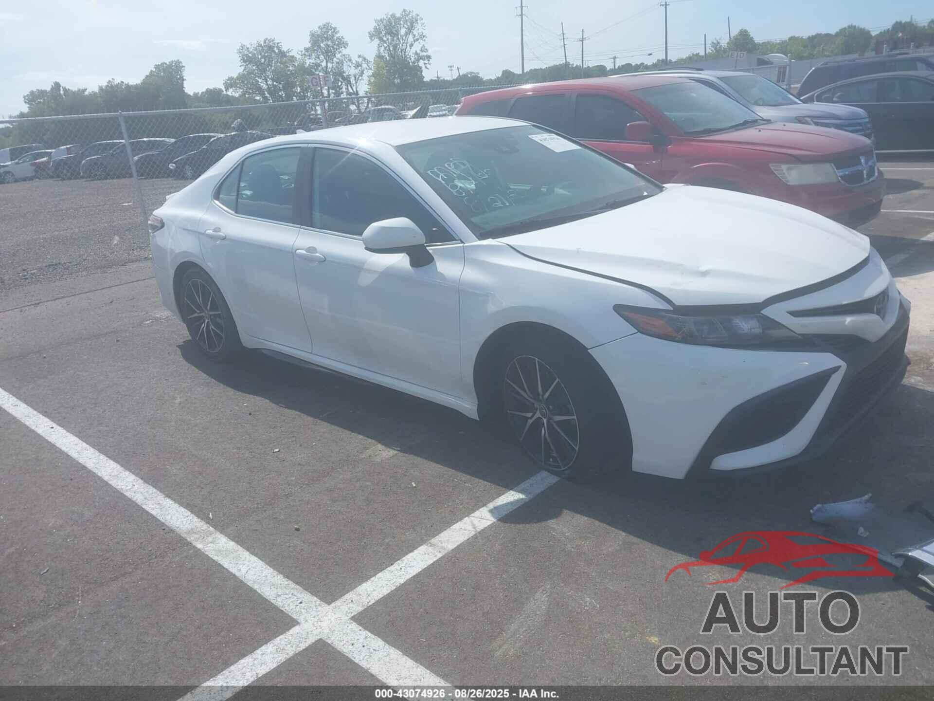 TOYOTA CAMRY 2021 - 4T1G11AK8MU538702