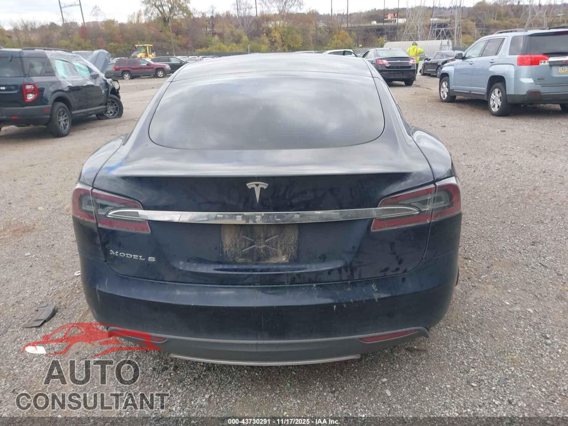 TESLA MODEL S 2013 - 5YJSA1AC5DFP11172