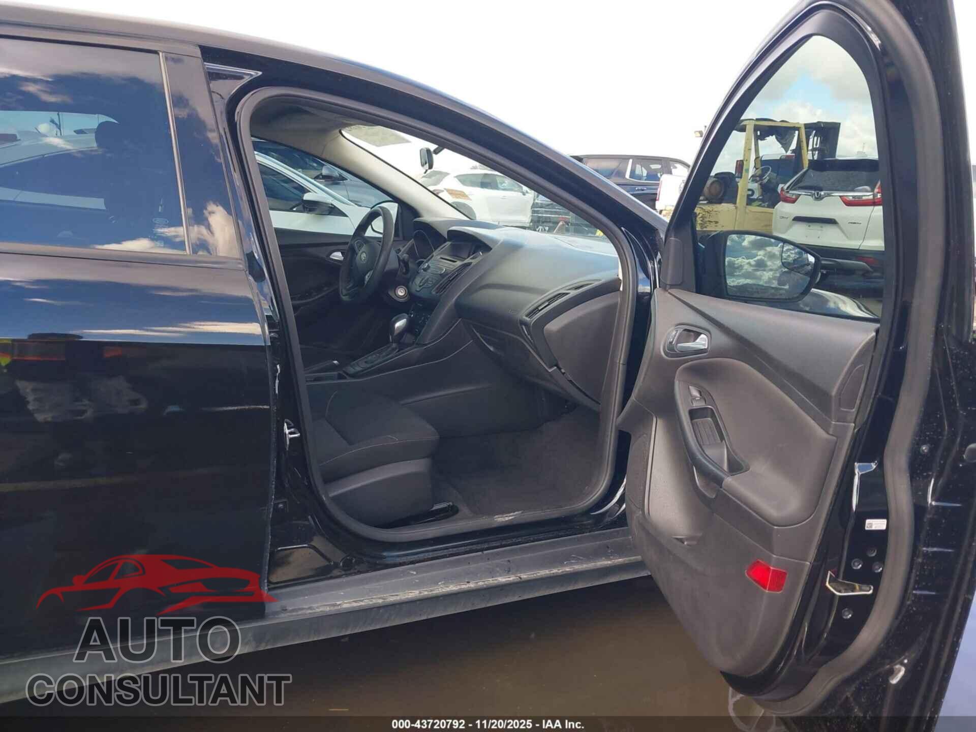 FORD FOCUS 2017 - 1FADP3F2XHL334589