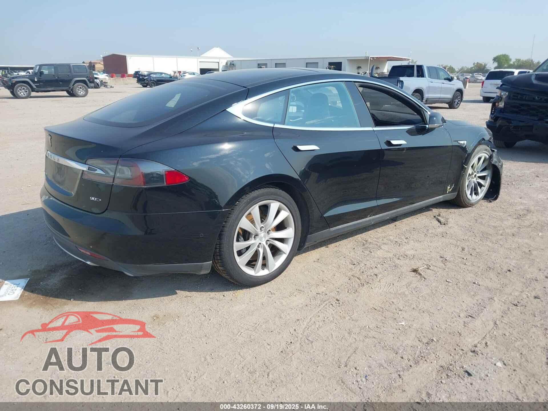 TESLA MODEL S 2015 - 5YJSA1E24FF115586