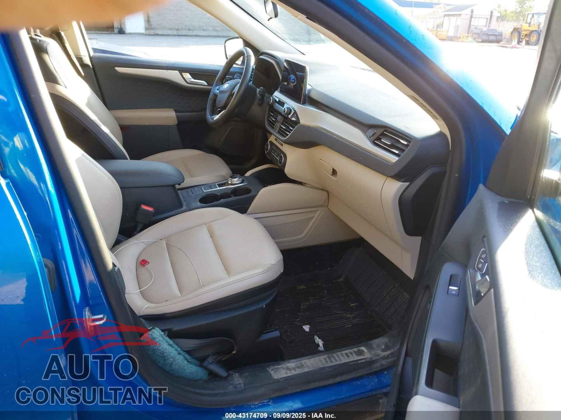 FORD ESCAPE 2020 - 1FMCU9H60LUA89379