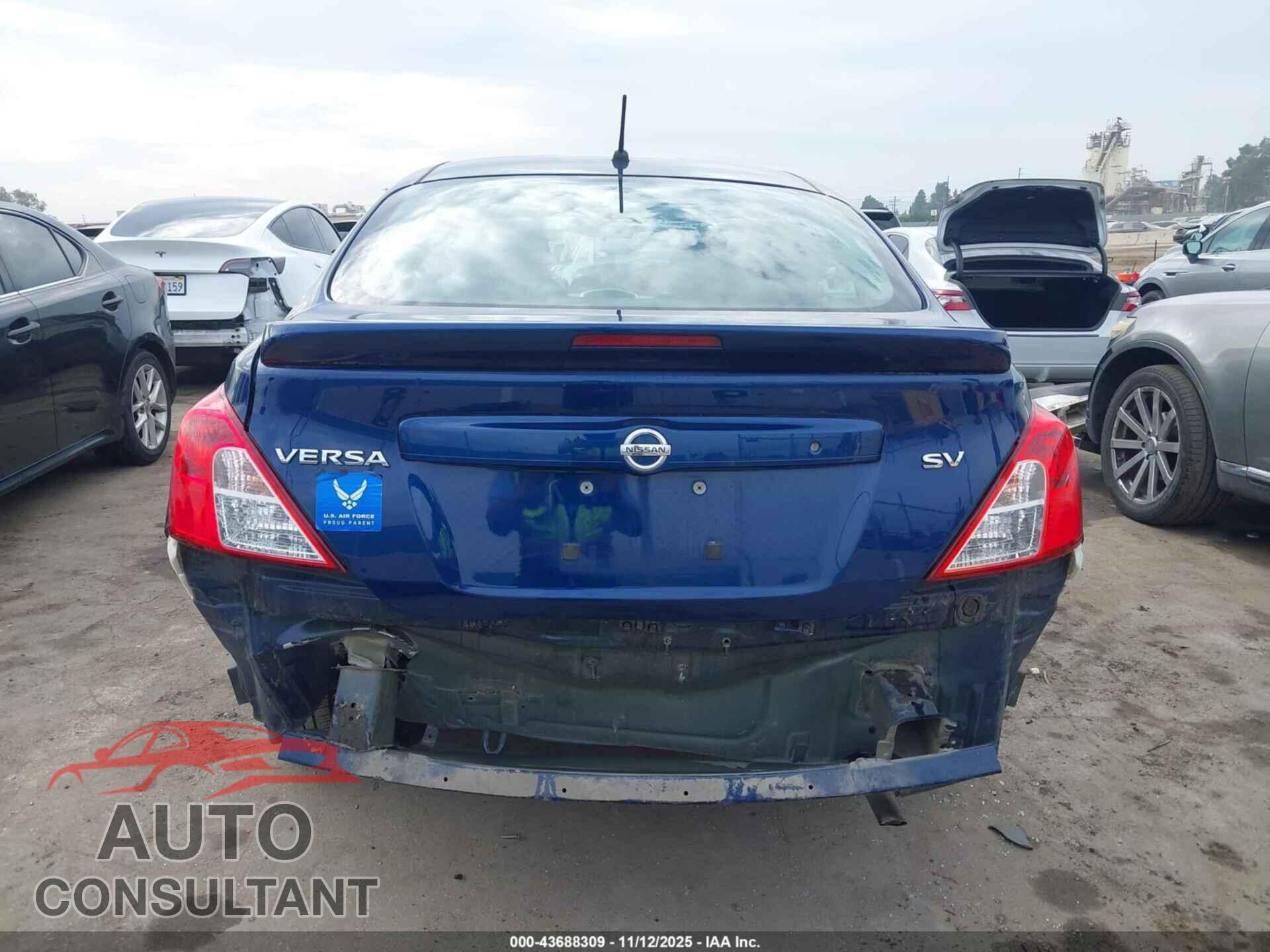 NISSAN VERSA 2018 - 3N1CN7AP2JL856488
