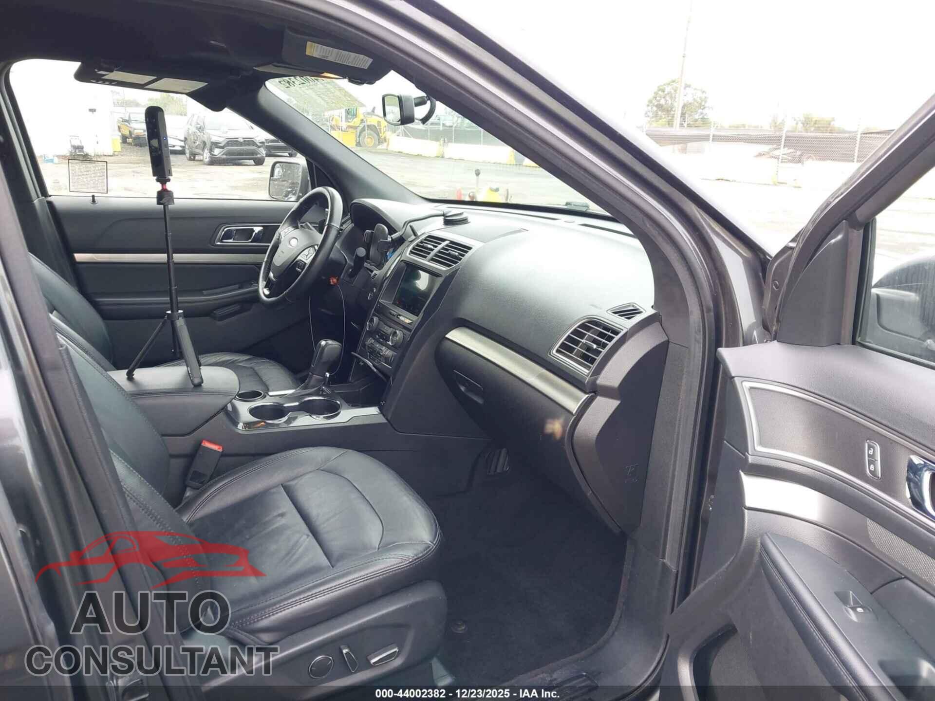 FORD EXPLORER 2018 - 1FM5K7D84JGB90477