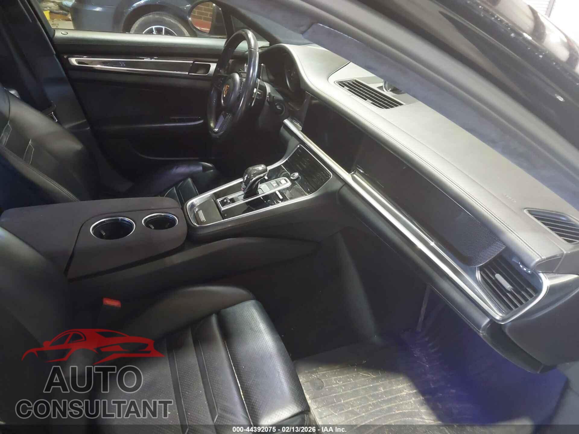 PORSCHE PANAMERA 2017 - WP0AF2A73HL150785