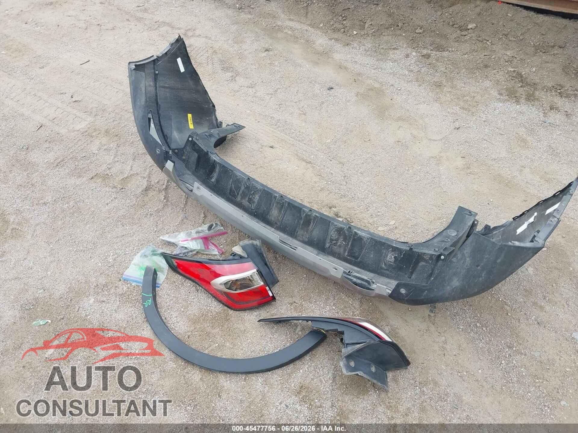 FORD ESCAPE 2017 - 1FMCU0GD6HUC01203