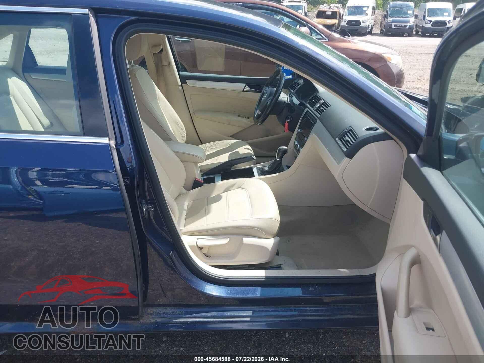 VOLKSWAGEN PASSAT 2012 - 1VWBP7A31CC031473