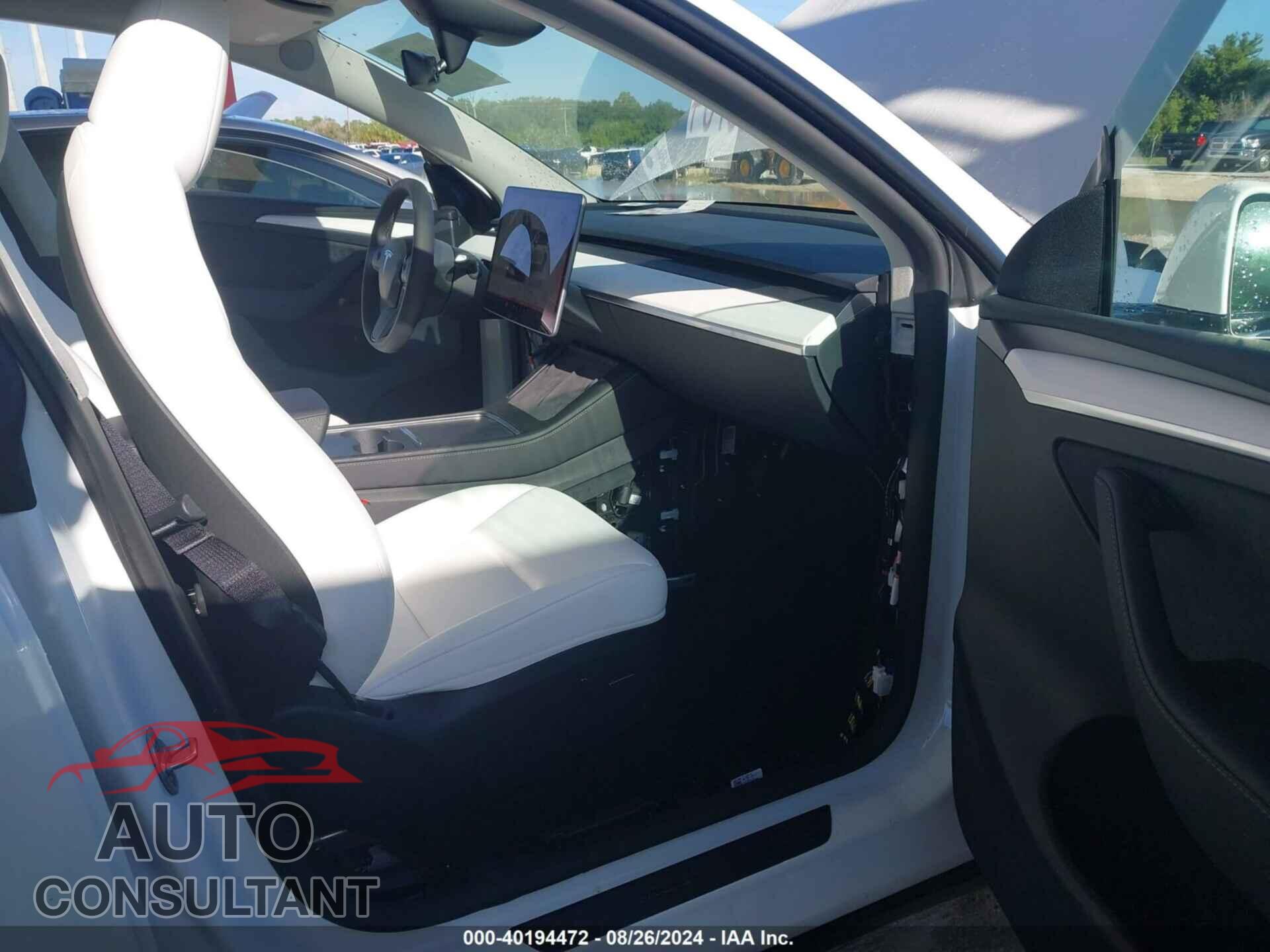 TESLA MODEL Y 2024 - 7SAYGDED1RF094604