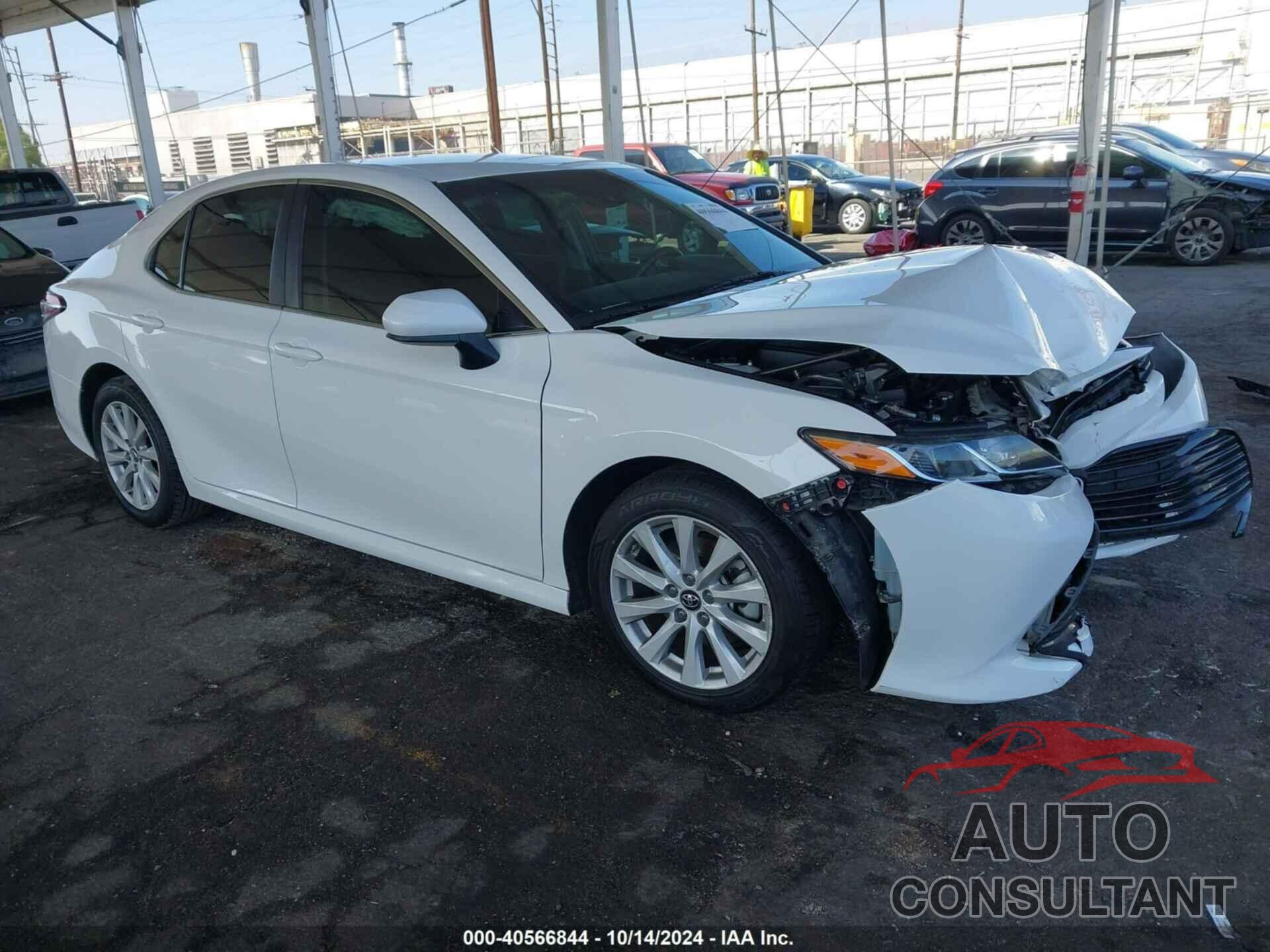 TOYOTA CAMRY 2018 - 4T1B11HK5JU675494