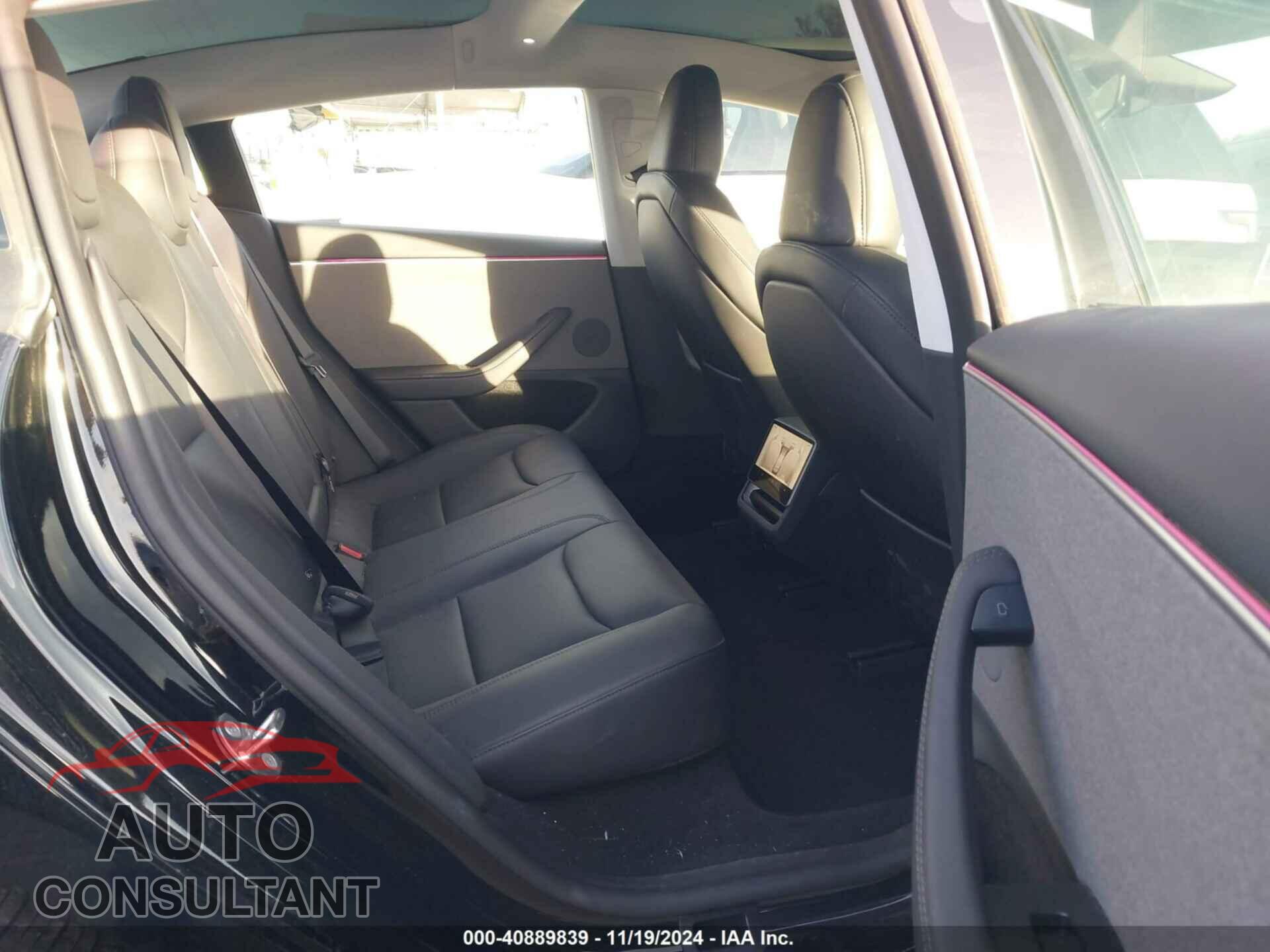 TESLA MODEL 3 2024 - 5YJ3E1EA4RF747945