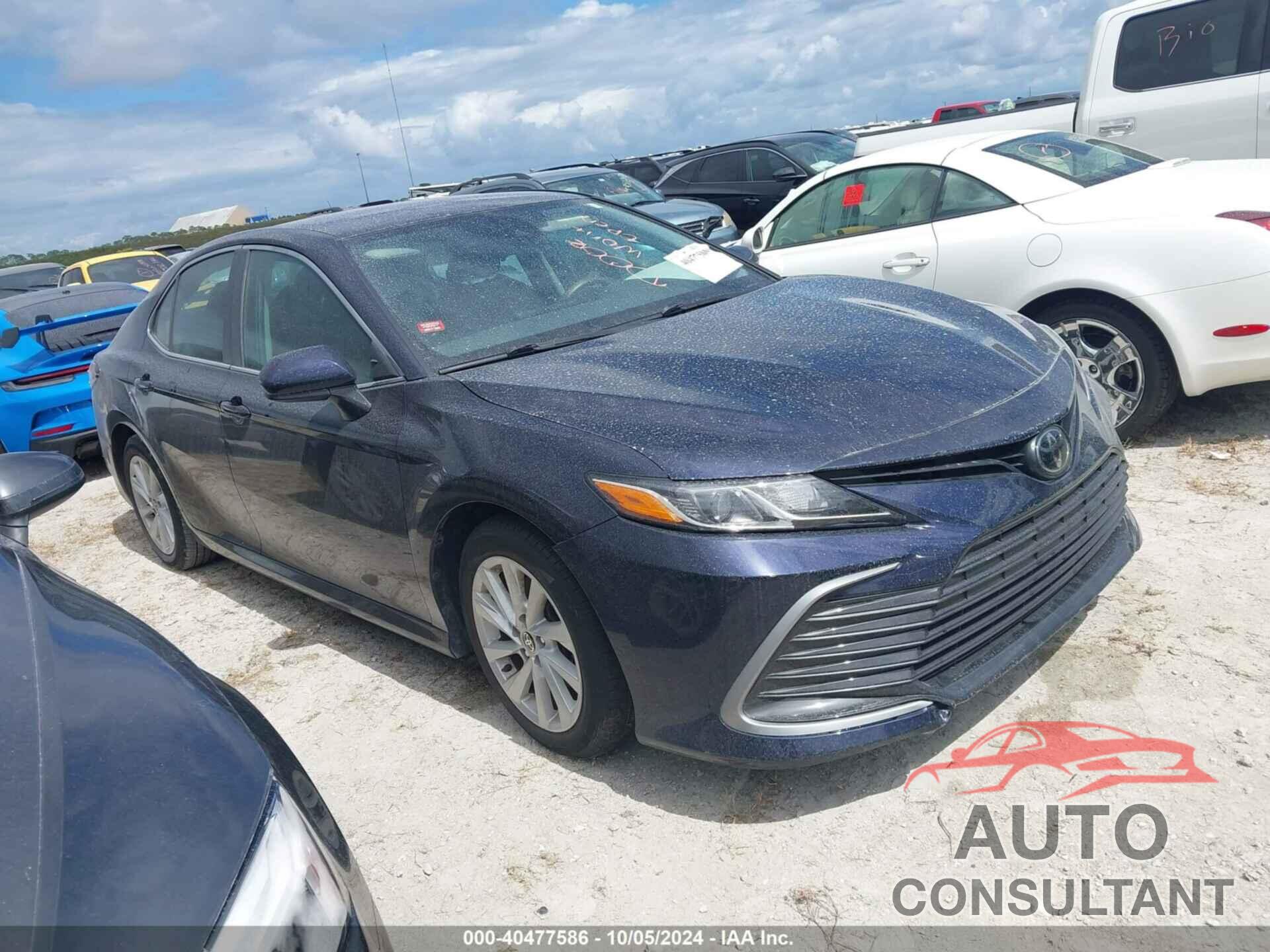 TOYOTA CAMRY 2022 - 4T1C11AK8NU632109