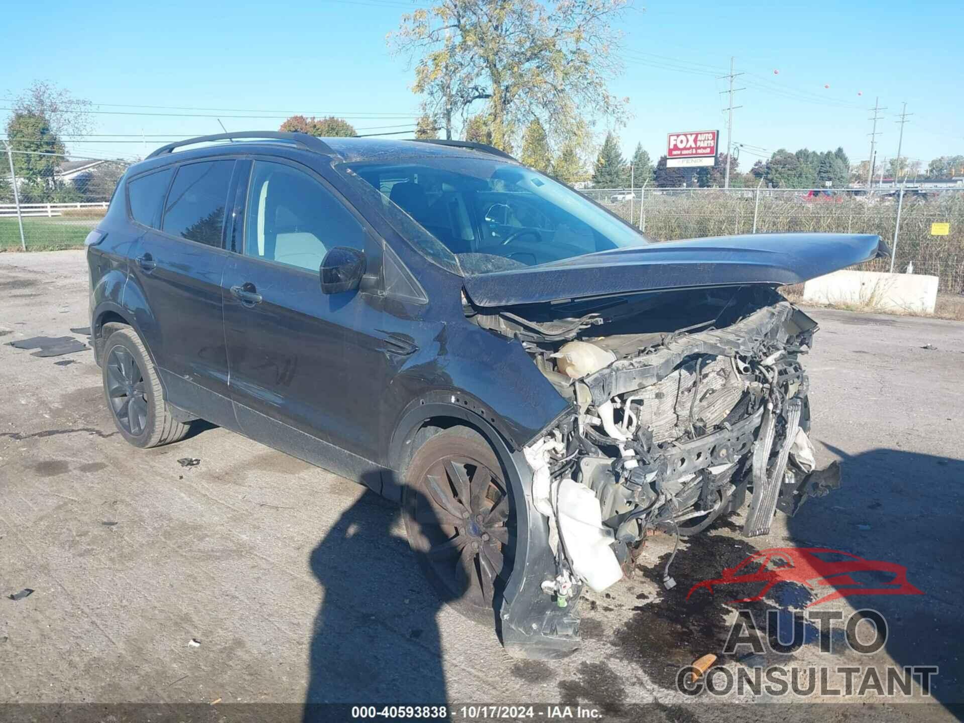 FORD ESCAPE 2017 - 1FMCU0GD1HUB99487