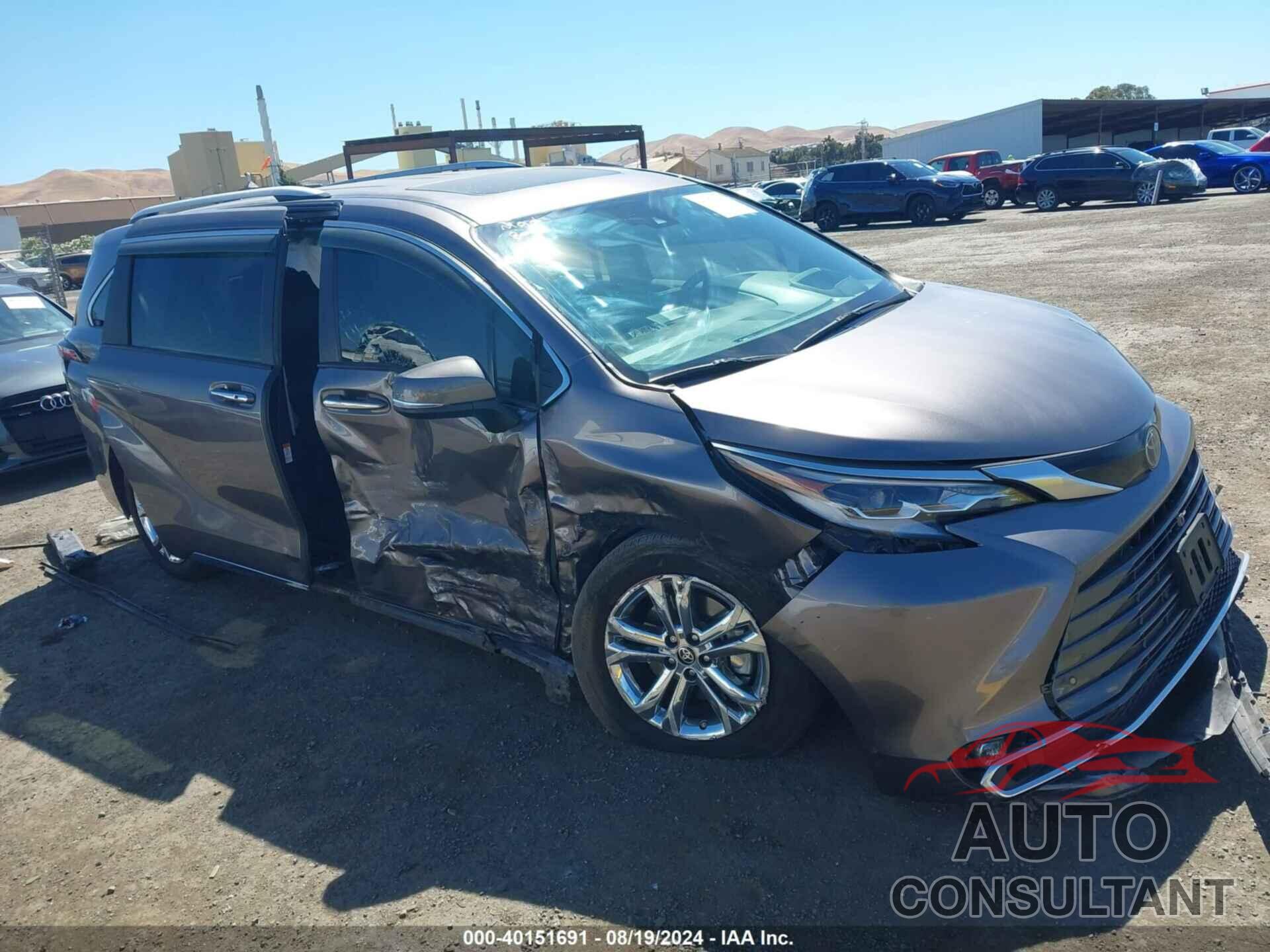 TOYOTA SIENNA 2022 - 5TDESKFC1NS055199