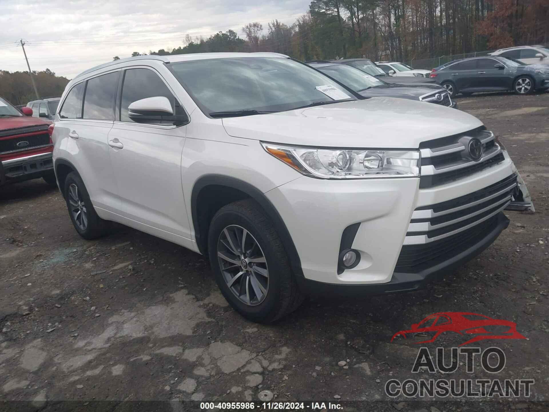 TOYOTA HIGHLANDER 2018 - 5TDKZRFH5JS528289