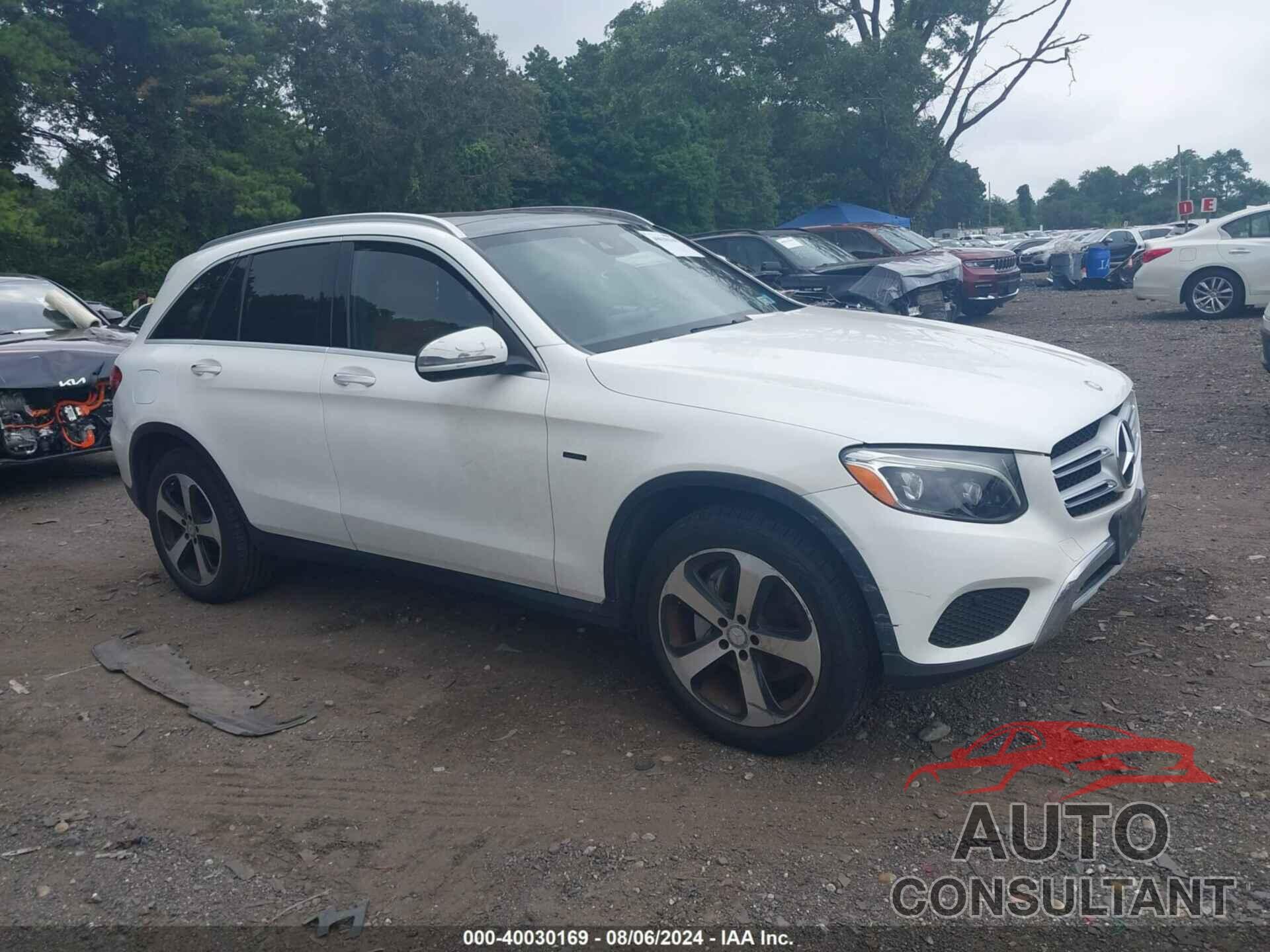 MERCEDES-BENZ GLC 300 2016 - WDC0G4KB3GF053066