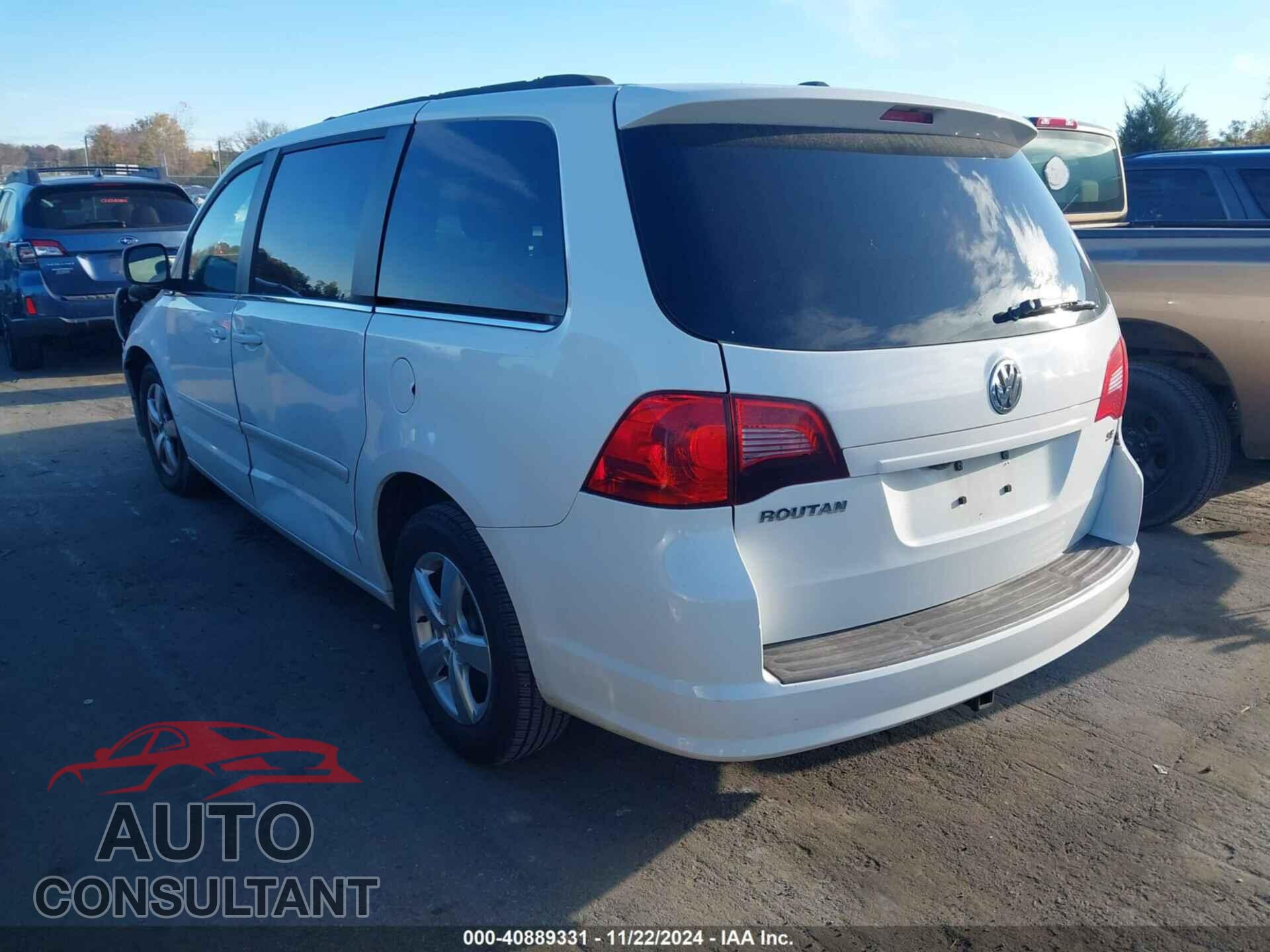VOLKSWAGEN ROUTAN 2011 - 2V4RW3DG8BR691663