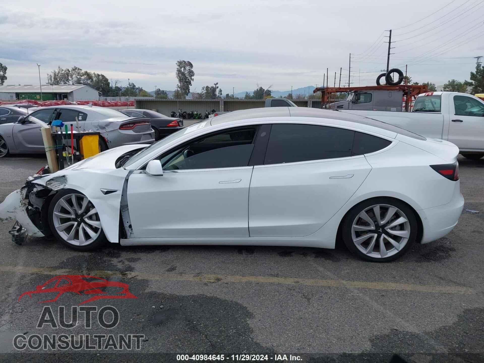 TESLA MODEL 3 2018 - 5YJ3E1EA7JF047759
