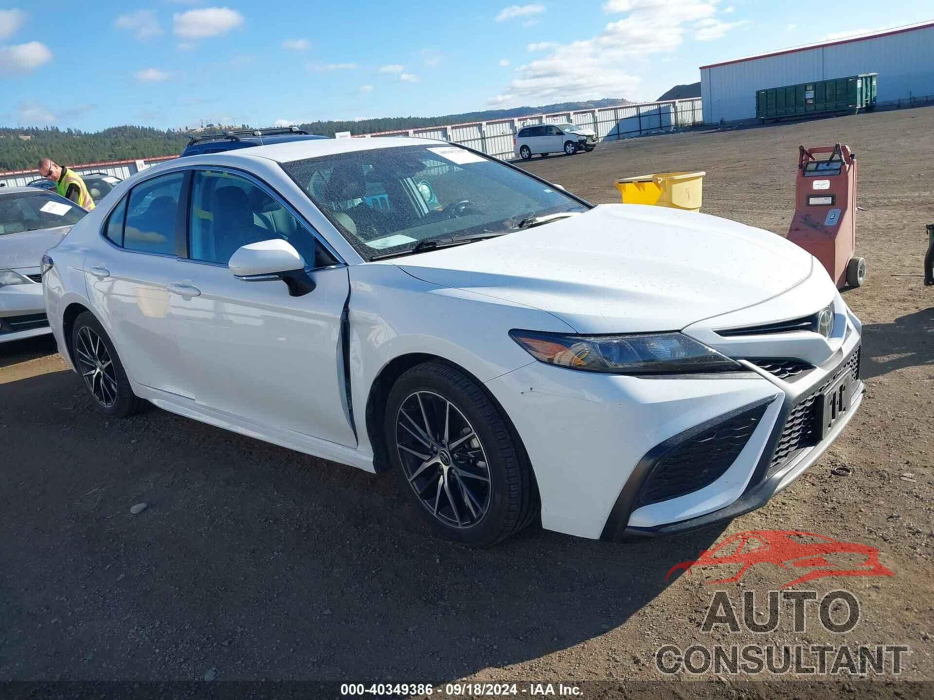 TOYOTA CAMRY 2022 - 4T1G11AK2NU696535