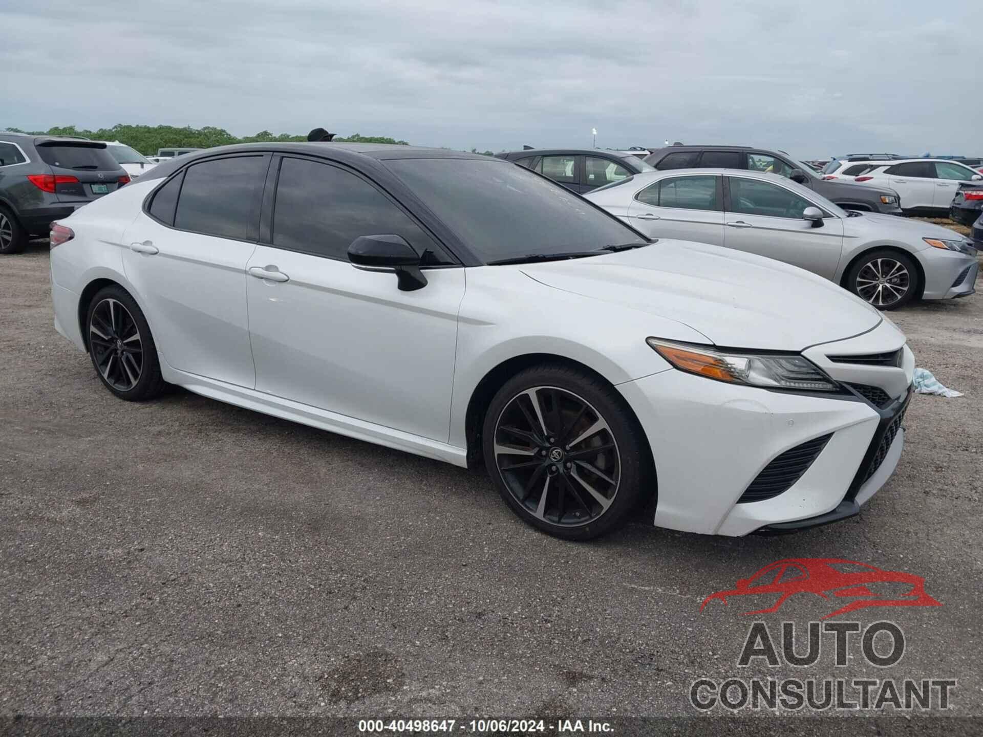 TOYOTA CAMRY 2018 - 4T1B61HK4JU076605