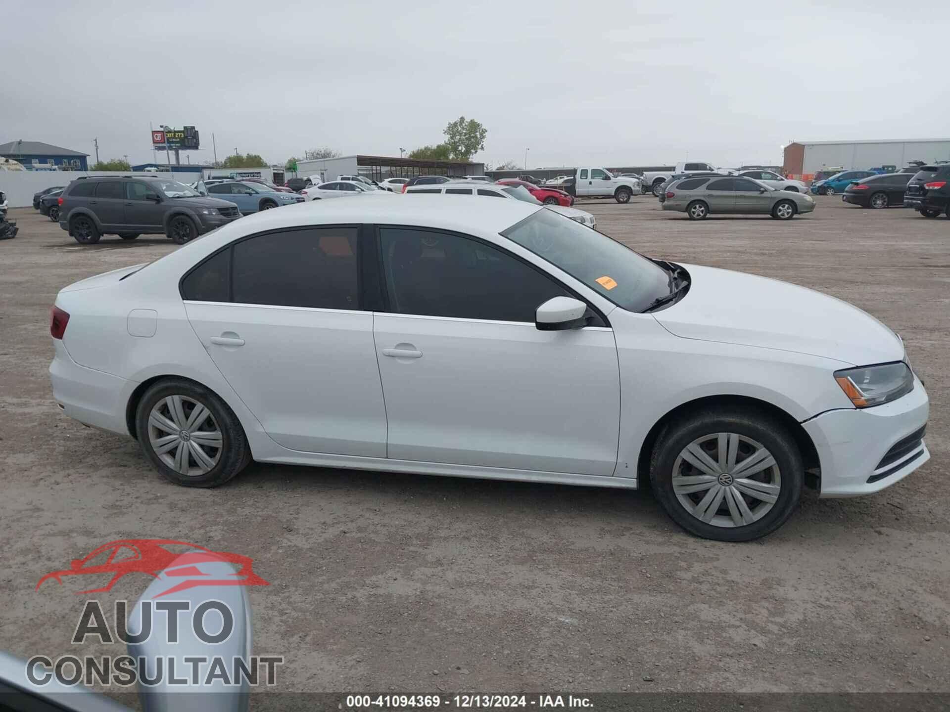 VOLKSWAGEN JETTA 2017 - 3VW2B7AJXHM350938