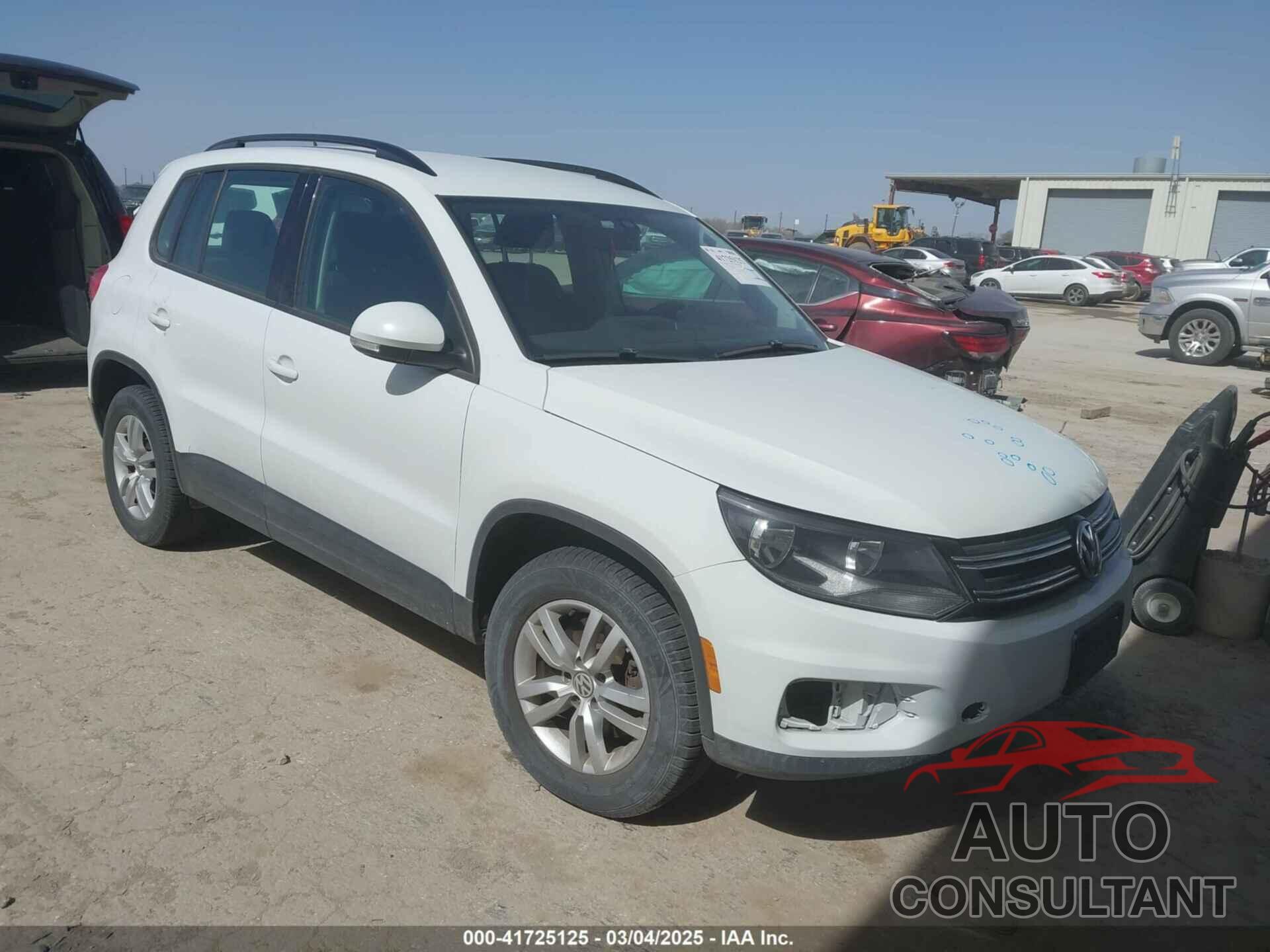 VOLKSWAGEN TIGUAN 2016 - WVGBV7AX9GW547852