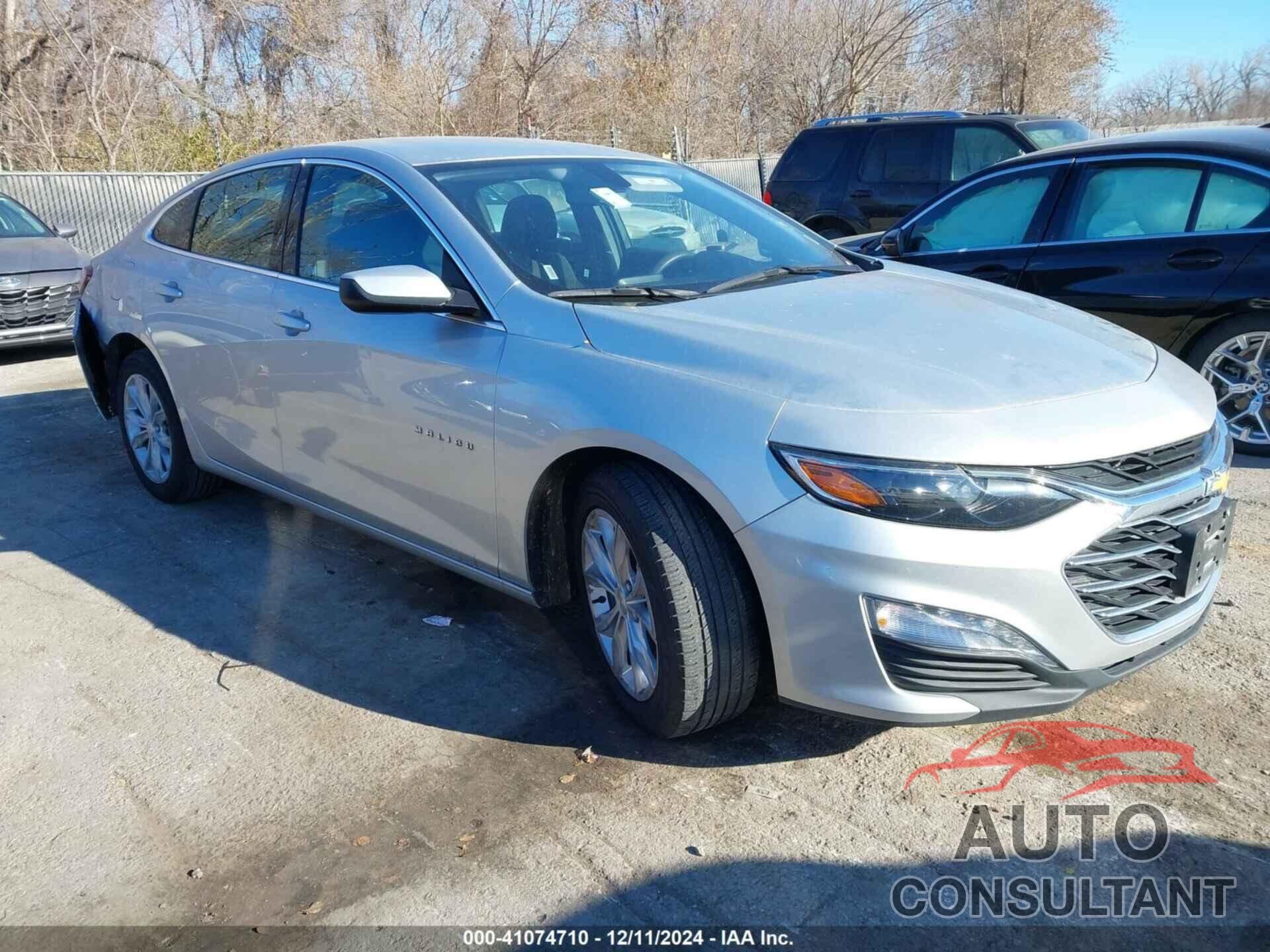 CHEVROLET MALIBU 2022 - 1G1ZD5ST3NF131582