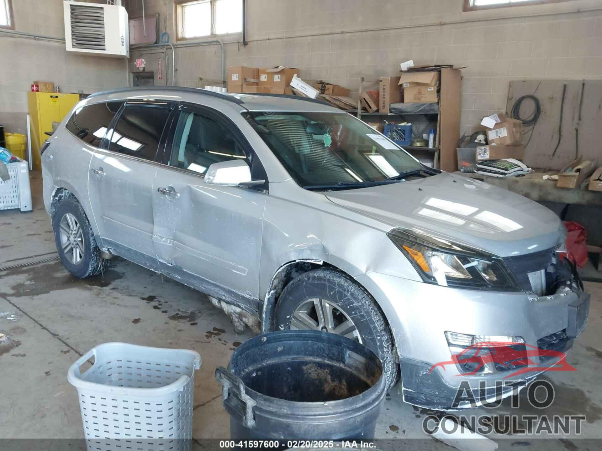 CHEVROLET TRAVERSE 2015 - 1GNKVHKD3FJ126405