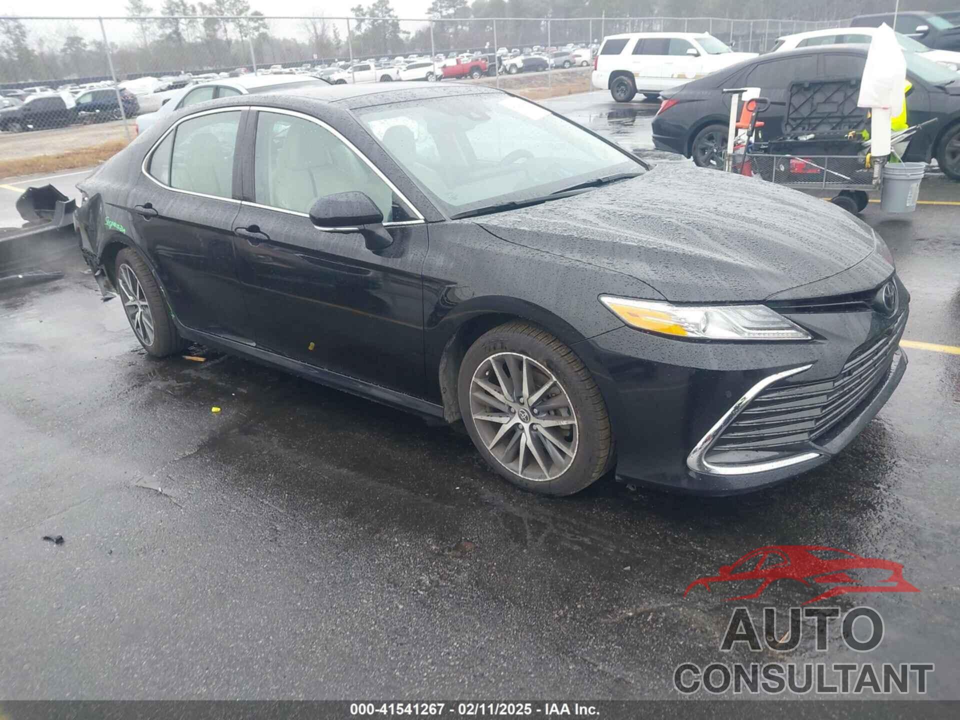 TOYOTA CAMRY 2022 - 4T1F11AK8NU029142