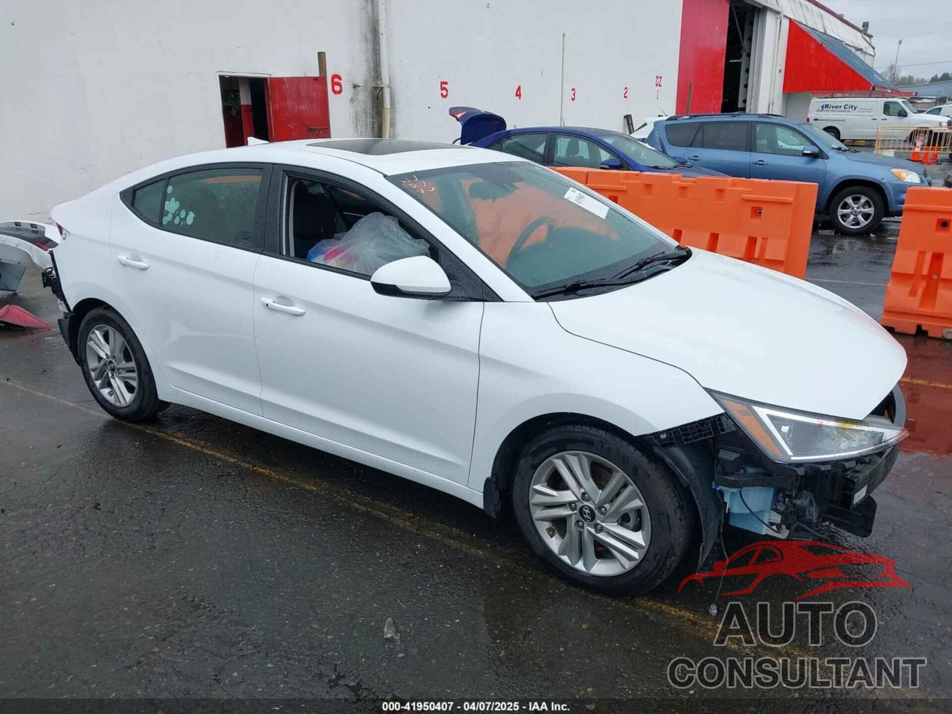 HYUNDAI ELANTRA 2019 - 5NPD84LF6KH476888