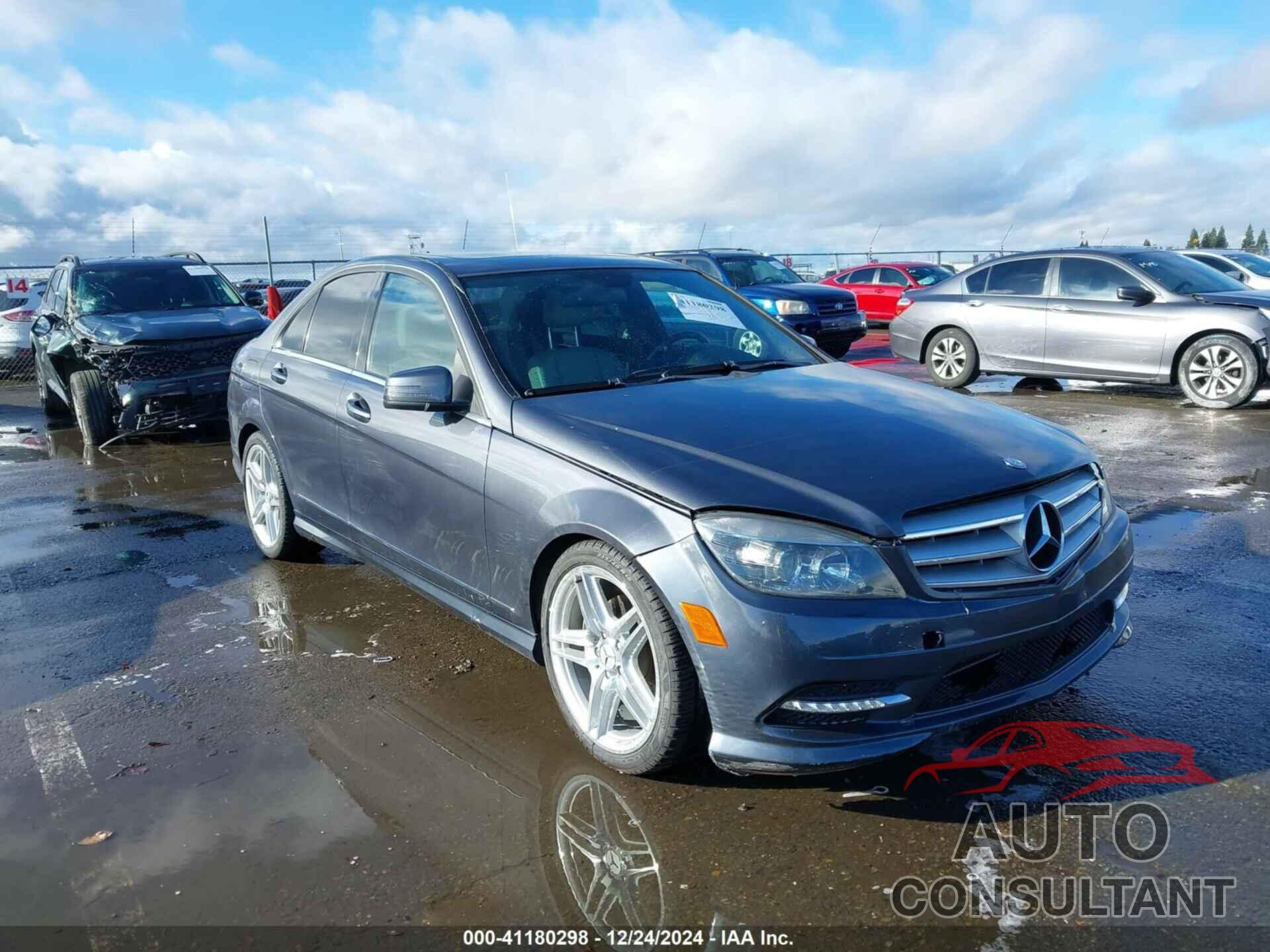 MERCEDES-BENZ C 300 2011 - WDDGF5EB0BR175213