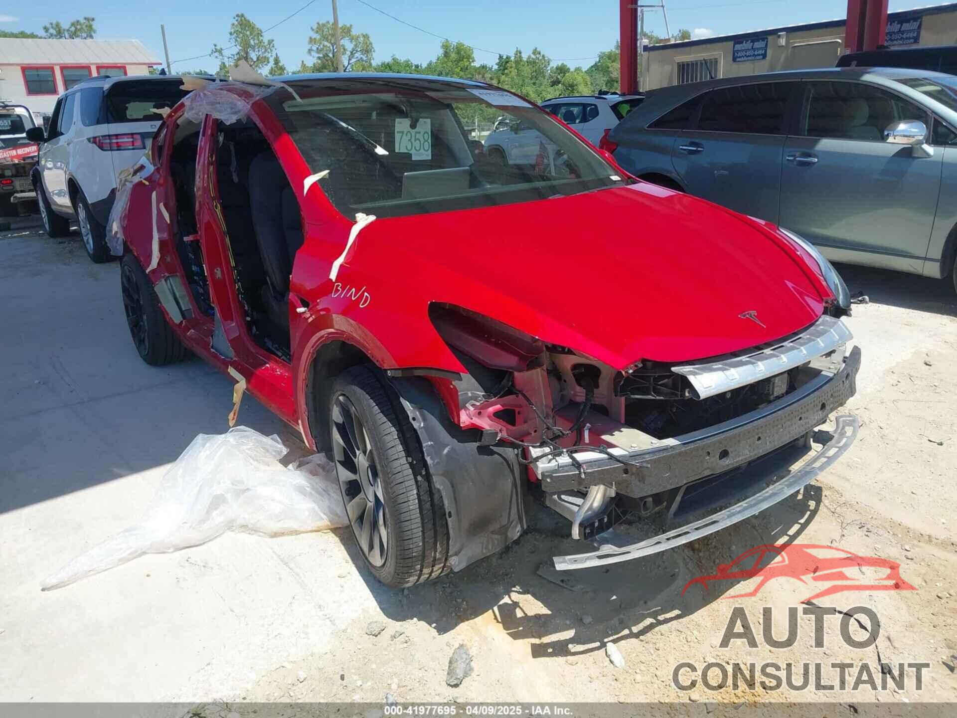 TESLA MODEL Y 2020 - 5YJYGDEE0LF029496