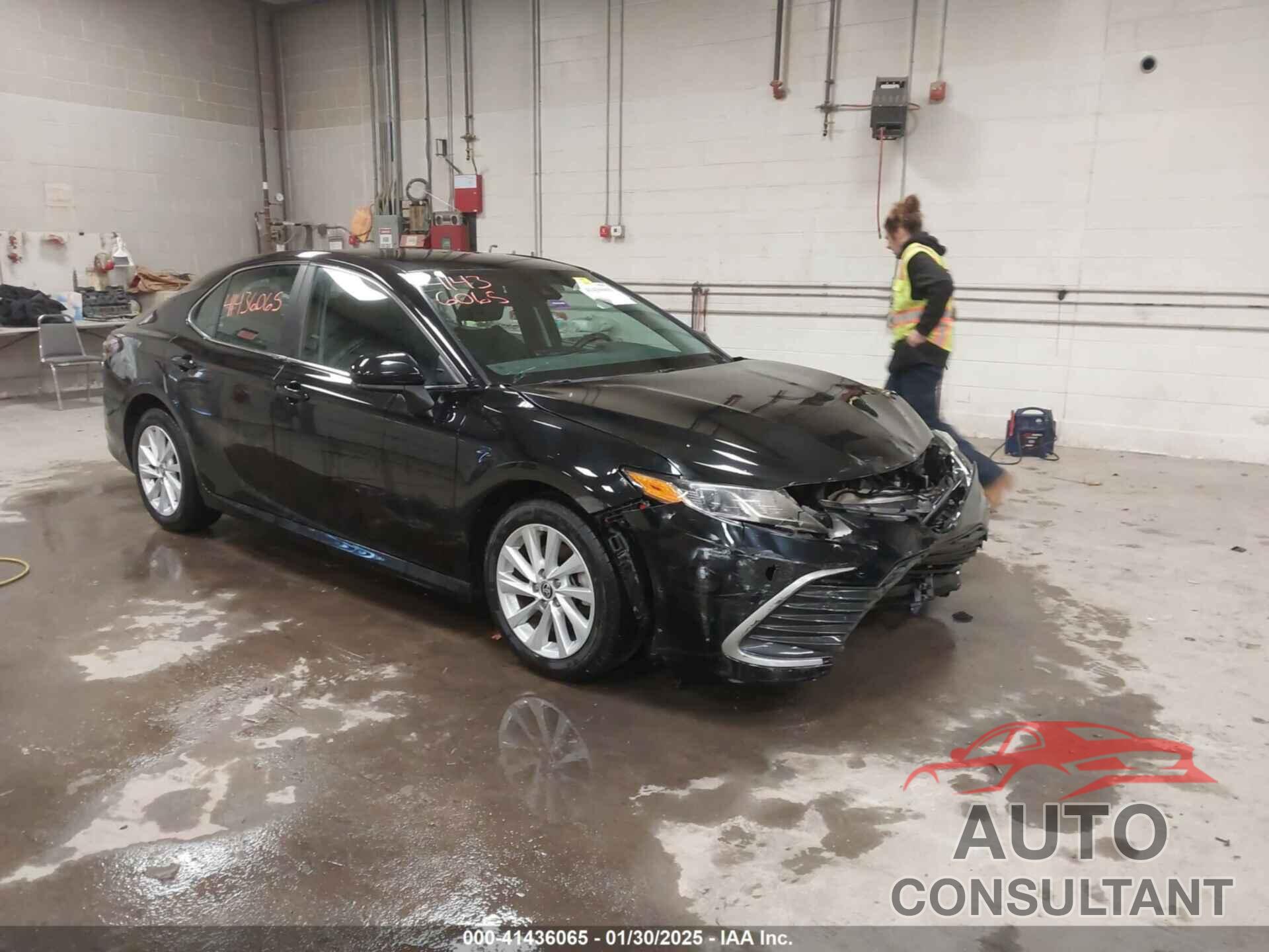 TOYOTA CAMRY 2022 - 4T1C11BKXNU069322
