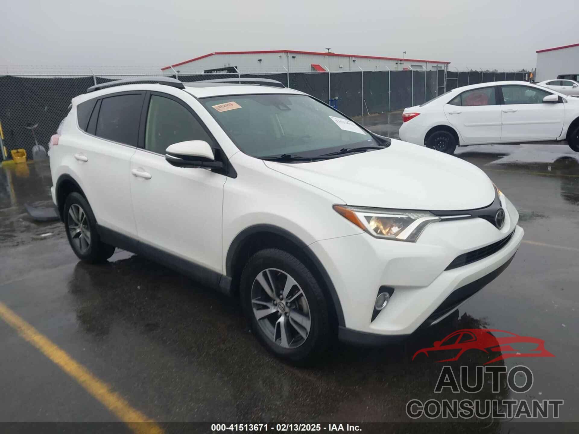 TOYOTA RAV4 2017 - JTMWFREV3HJ127817