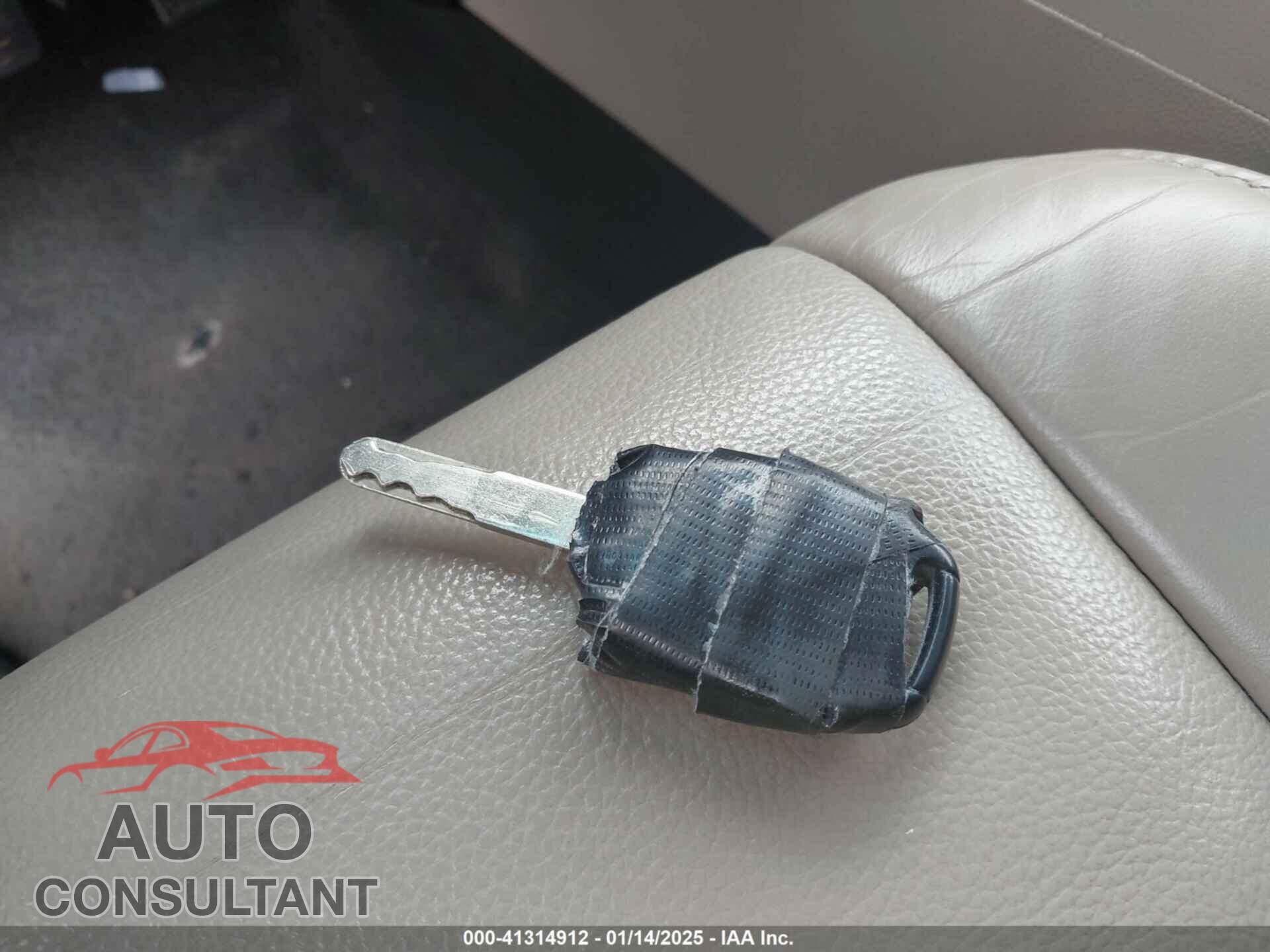 HONDA PILOT 2011 - 5FNYF4H5XBB051454