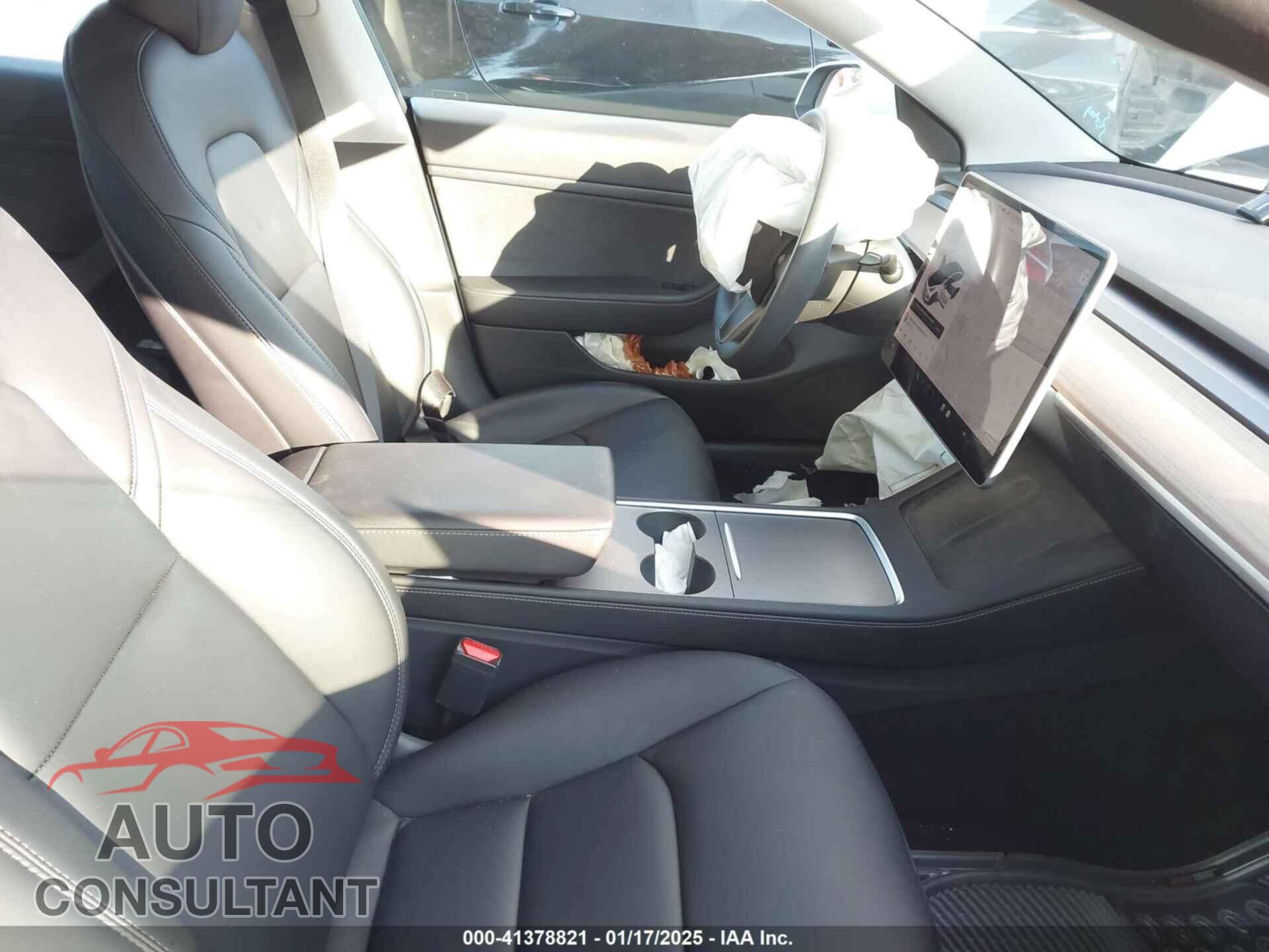 TESLA MODEL 3 2021 - 5YJ3E1EA2MF868109