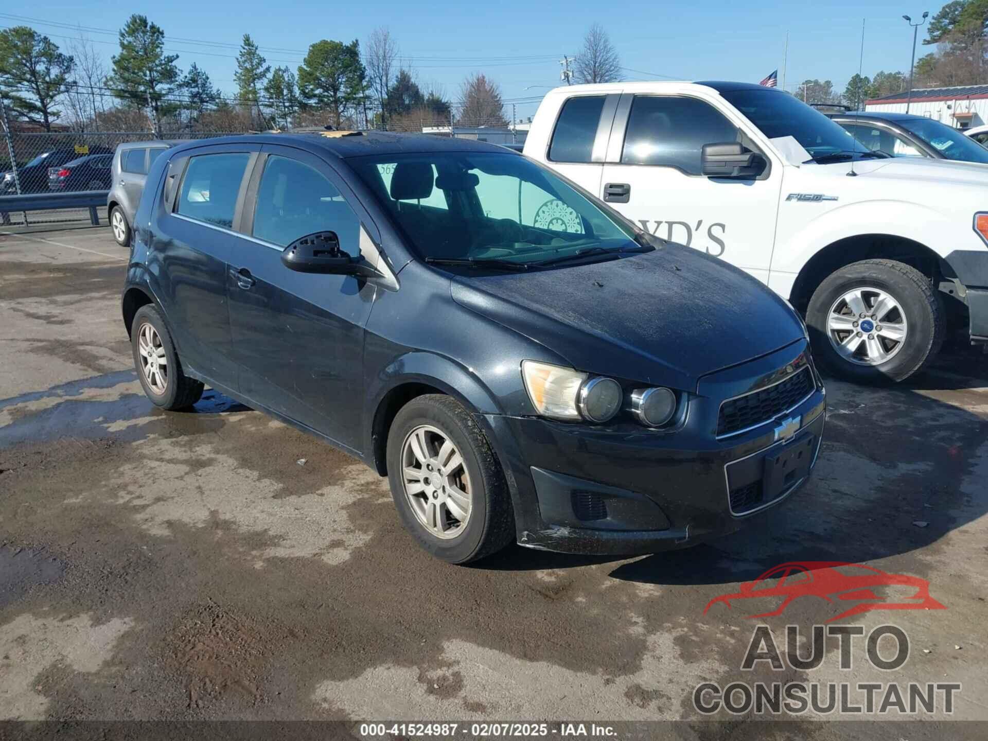 CHEVROLET SONIC 2015 - 1G1JC6SH5F4111445