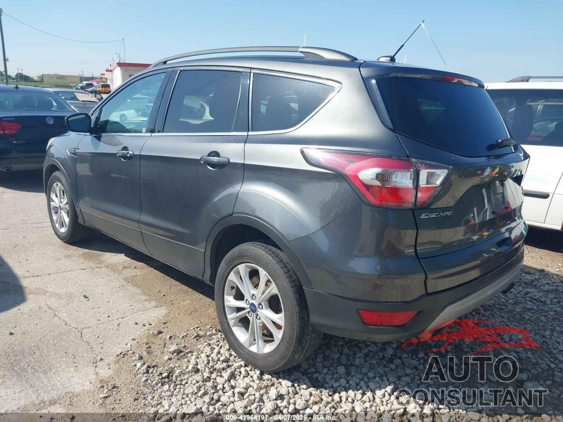 FORD ESCAPE 2017 - 1FMCU0GD7HUA38402