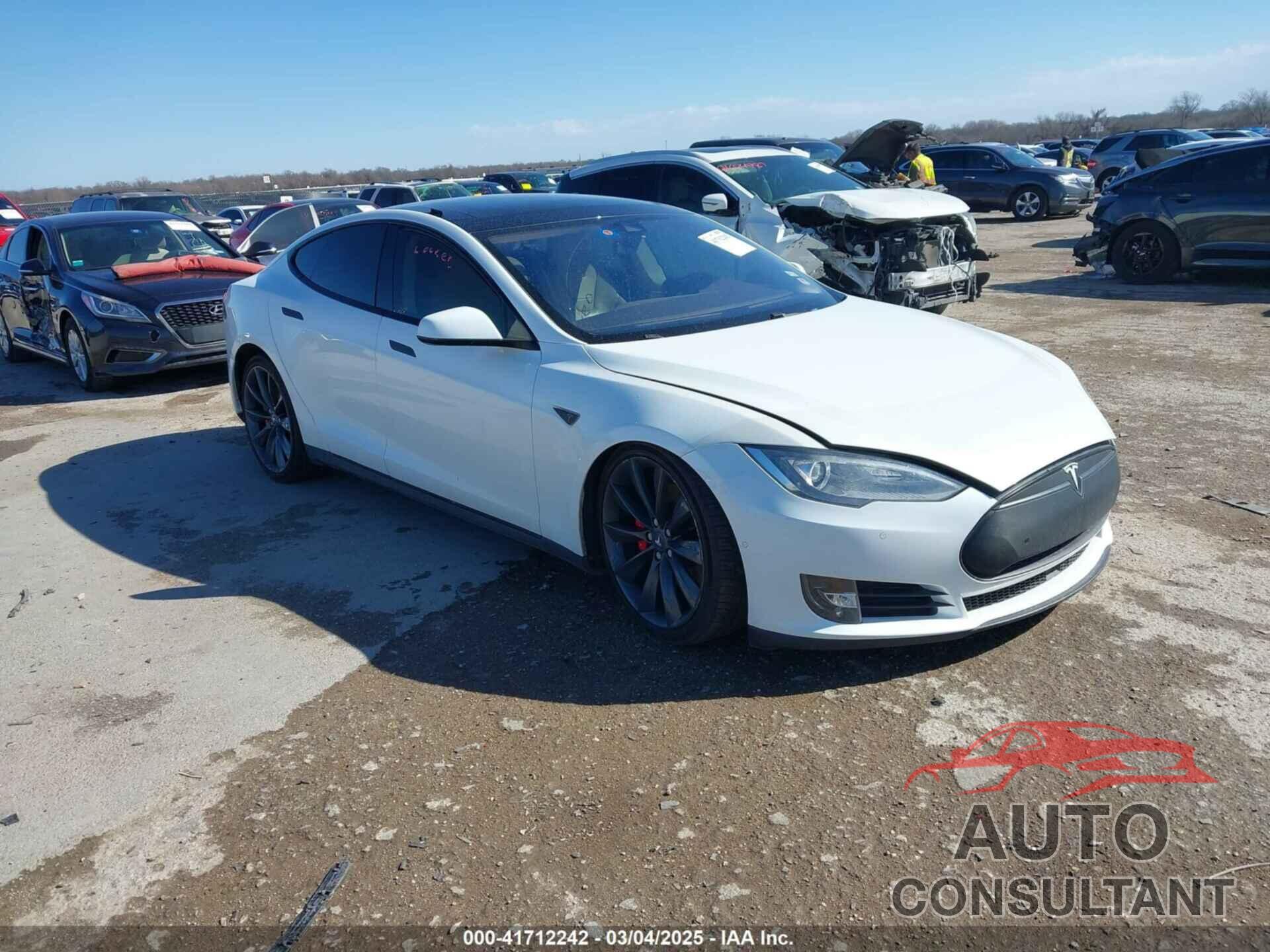 TESLA MODEL S 2015 - 5YJSA1H48FF082038