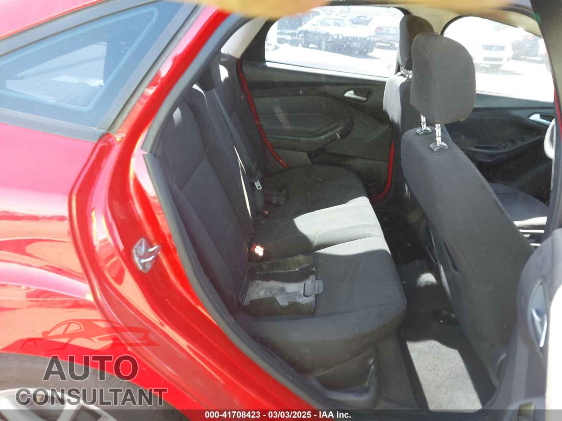 FORD FOCUS 2015 - 1FADP3F25FL232159