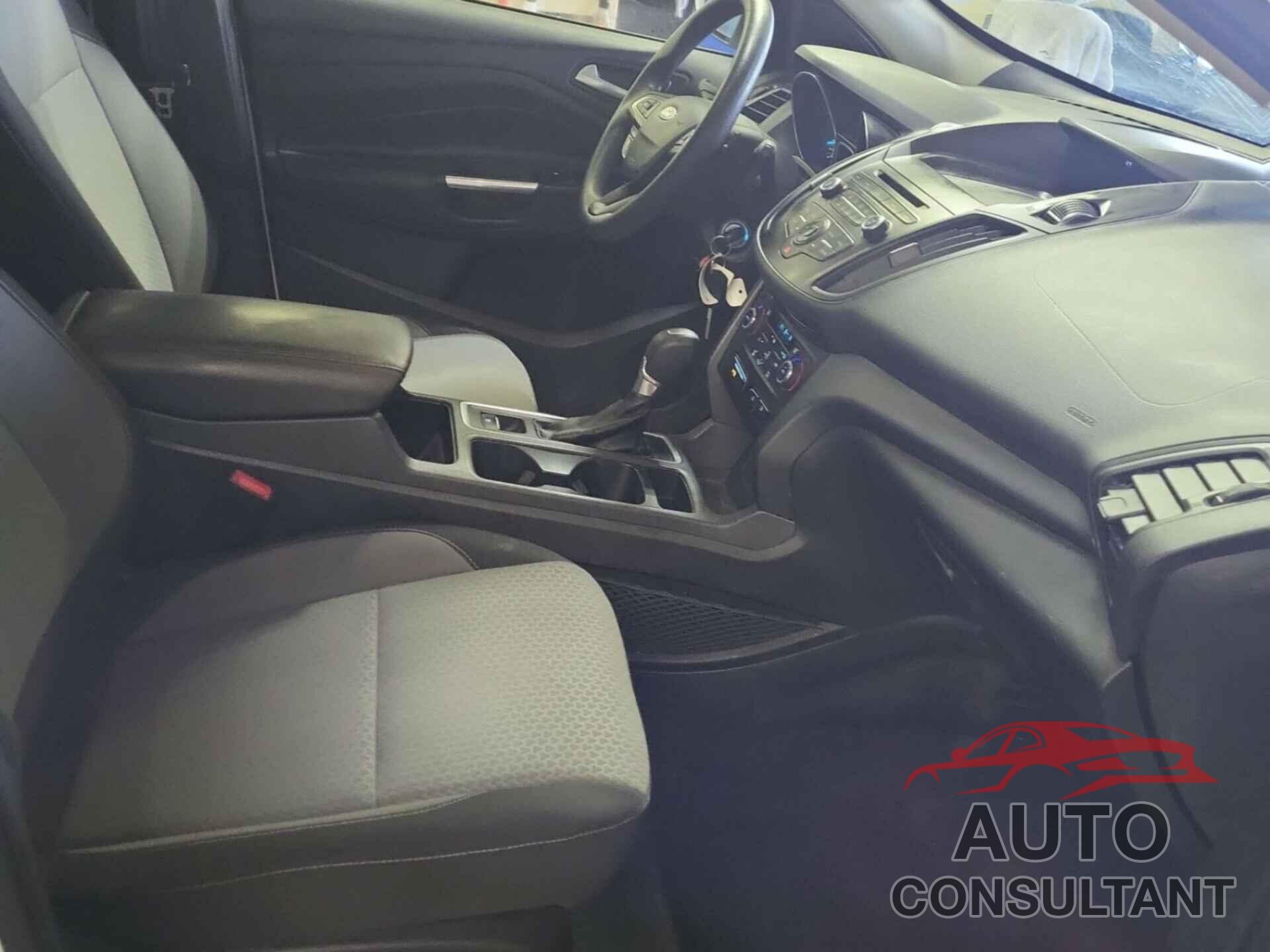 FORD ESCAPE 2017 - 1FMCU9GD4HUA62757