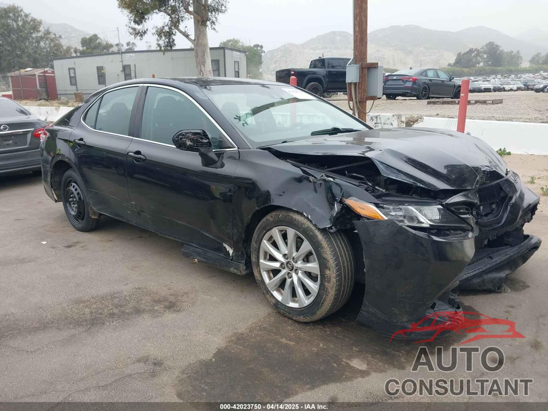 TOYOTA CAMRY 2018 - 4T1B11HK8JU091526