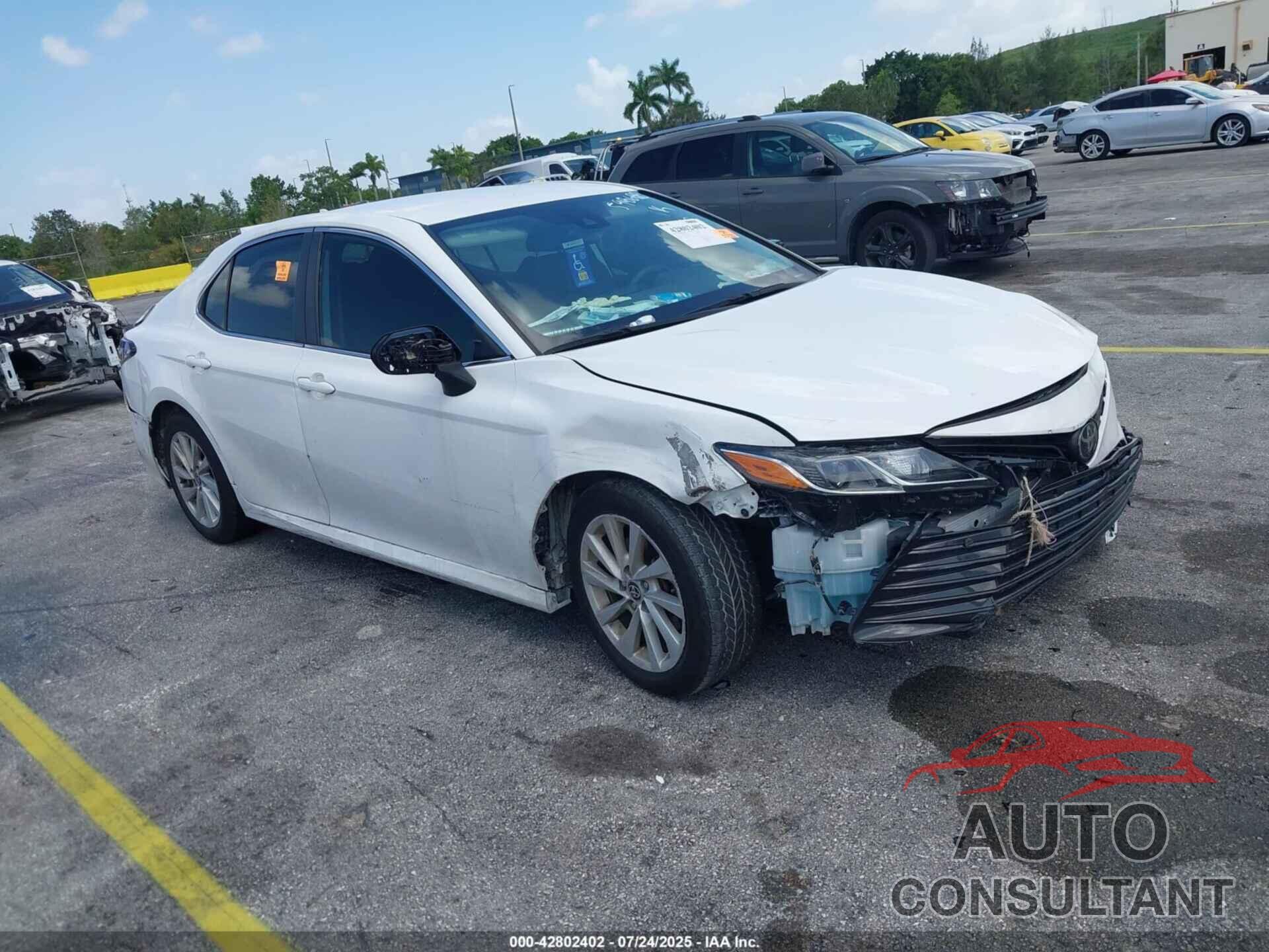 TOYOTA CAMRY 2021 - 4T1C11AK1MU598688
