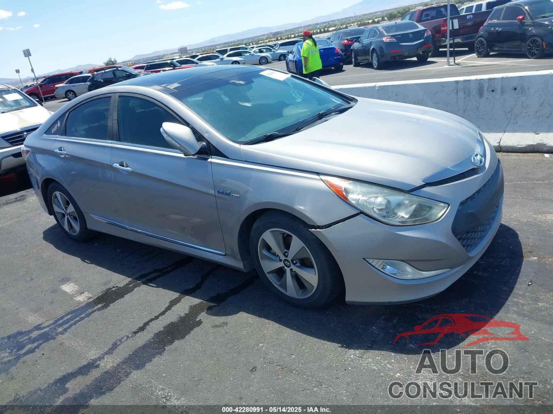 HYUNDAI SONATA HYBRID 2011 - KMHEC4A48BA018552