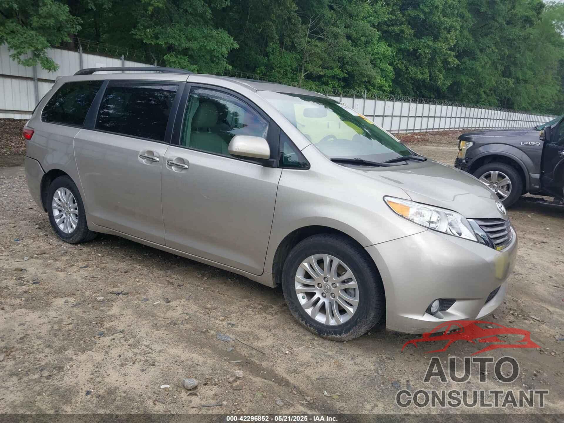 TOYOTA SIENNA 2016 - 5TDYK3DC7GS751705