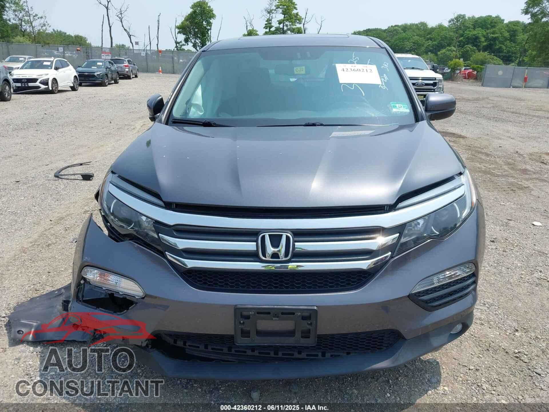 HONDA PILOT 2017 - 5FNYF6H51HB005581