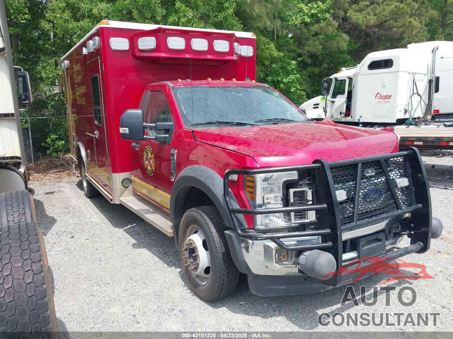 FORD F-450 CHASSIS 2018 - 1FDUF4HT2JEC14008