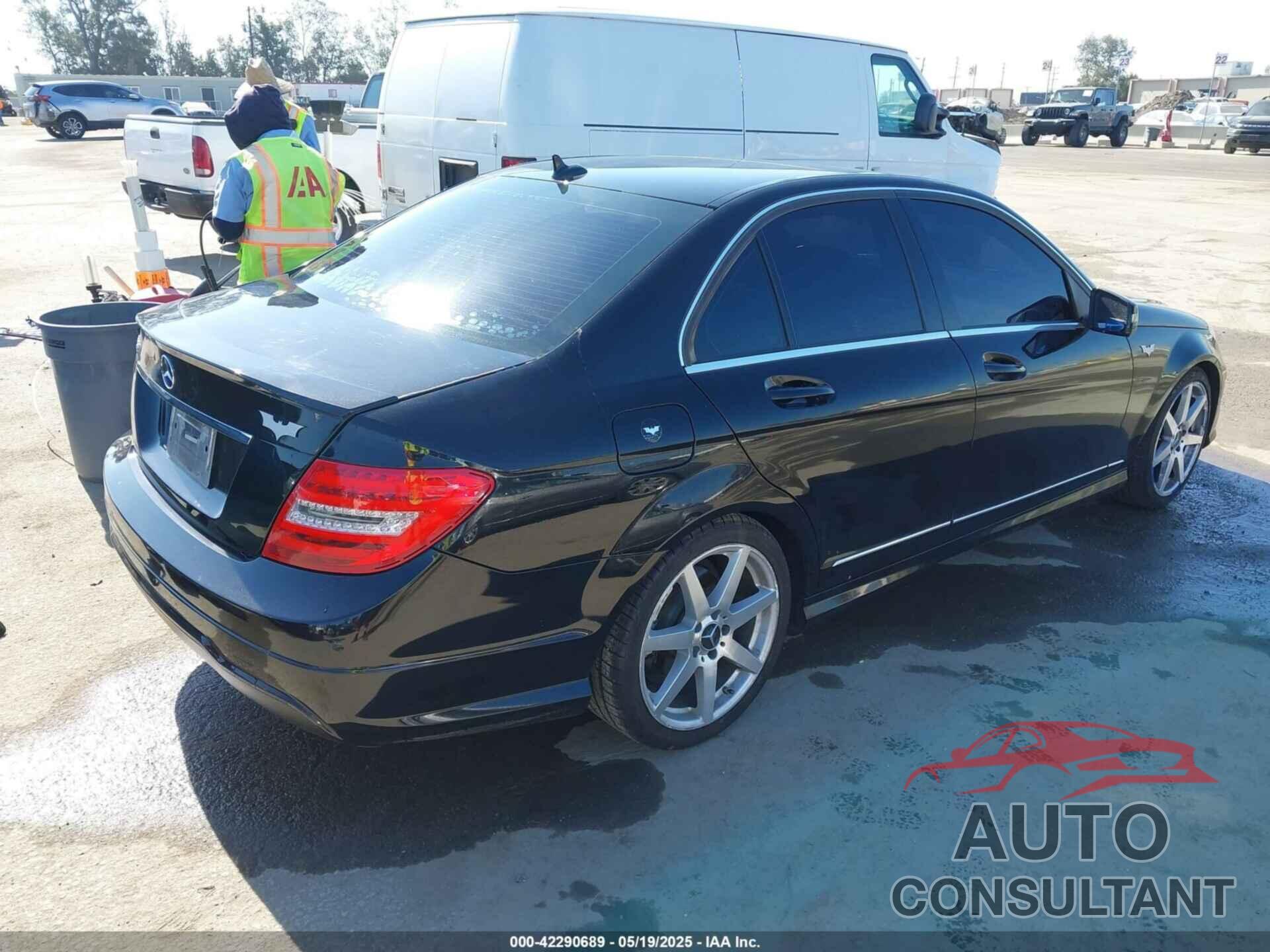 MERCEDES-BENZ C 250 2013 - WDDGF4HB1DR259968