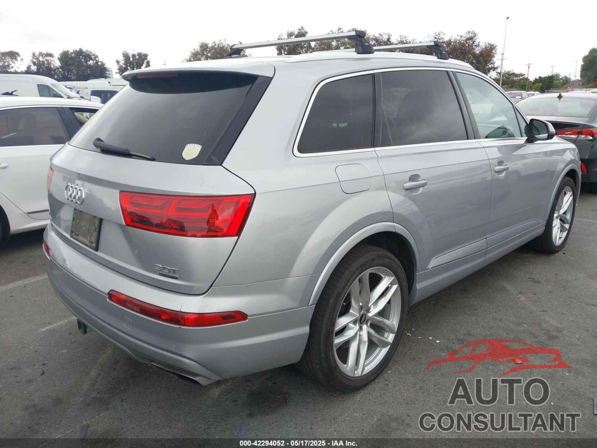 AUDI Q7 2018 - WA1VAAF77JD028847